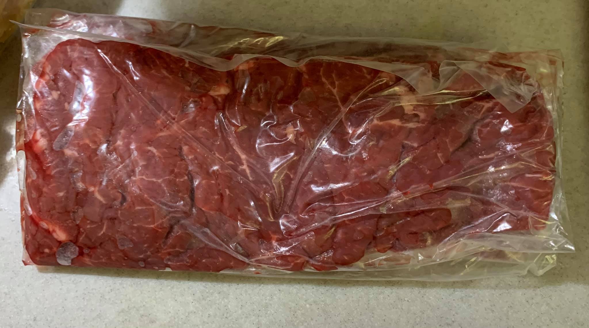 菲力牛肉片2包（後只用1包）。