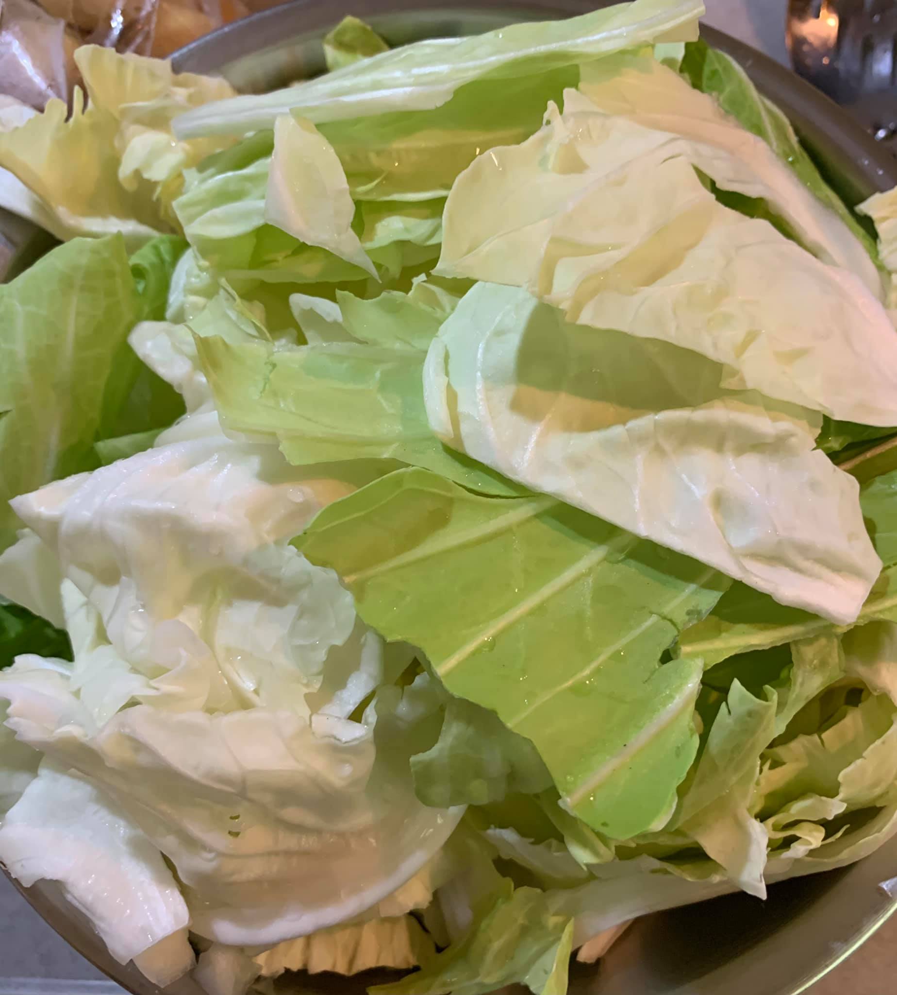 高麗菜切片。