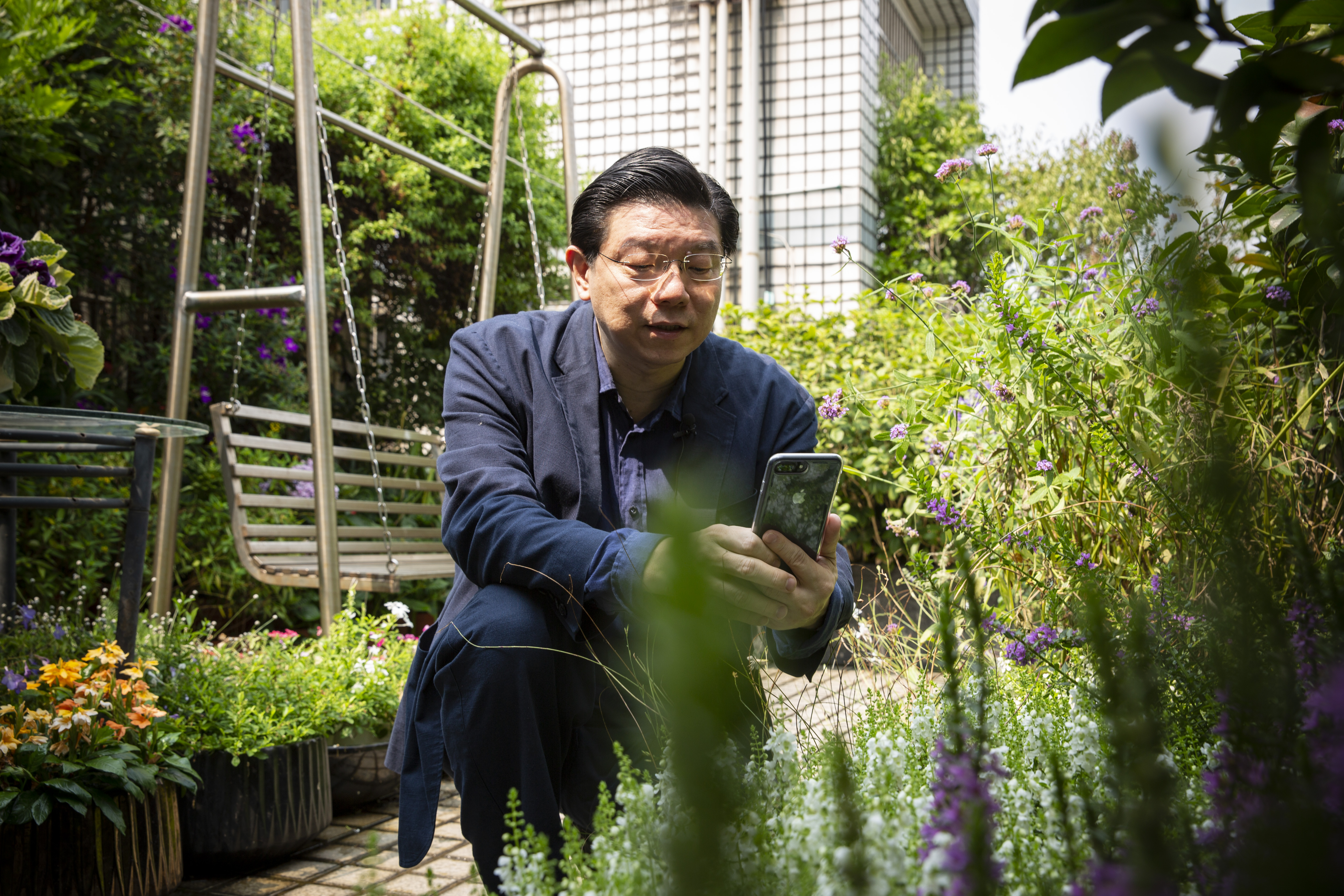 《鏡週刊》社長裴偉愛吃也愛做菜，研究的料理遍及中西，現在也公開他的廚房筆記。（攝影：王漢順）
