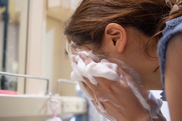 41歲女強人戀上小8歲的媽寶竹科工程師,但戀情維持不到2個月告吹。(示意圖,photo-ac)