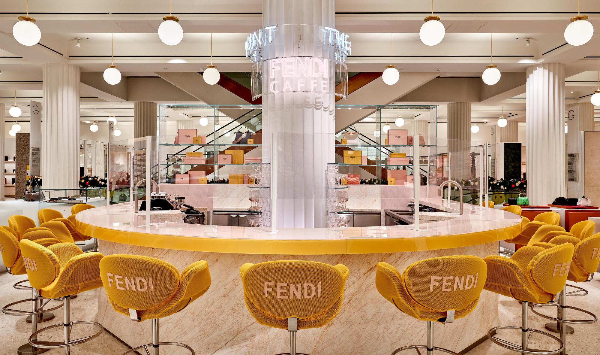 FENDI與倫敦牛津街的知名百貨公司Selfridges合作，開設品牌著名的FENDI CAFFE咖啡店。（FENDI提供）