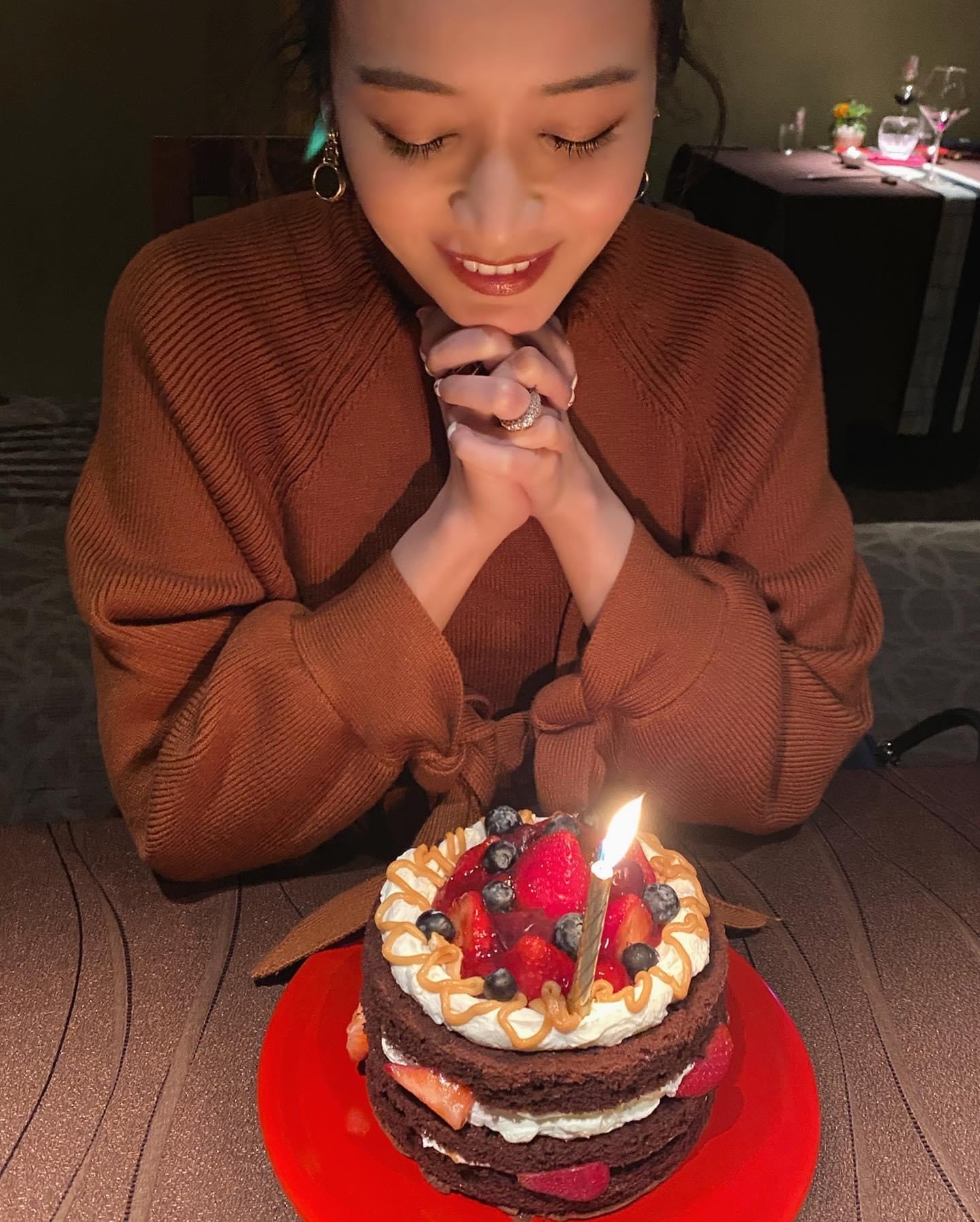侯佩岑住院前還開心向朋友表達感謝對她生日的祝福。（翻攝自侯佩岑臉書）