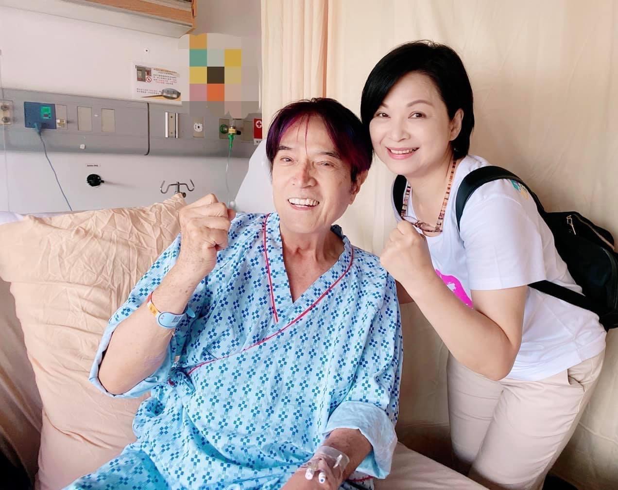 林沖今年因腹痛住院,意外發現腹部主動脈長瘤,當時楊貴媚還特地前往探視。(翻攝自林沖臉書)