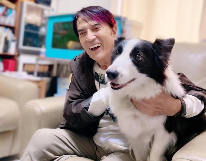 林沖高齡87歲，面對身體病痛仍樂觀看待，並有意在開演唱會。（翻攝自林沖臉書）