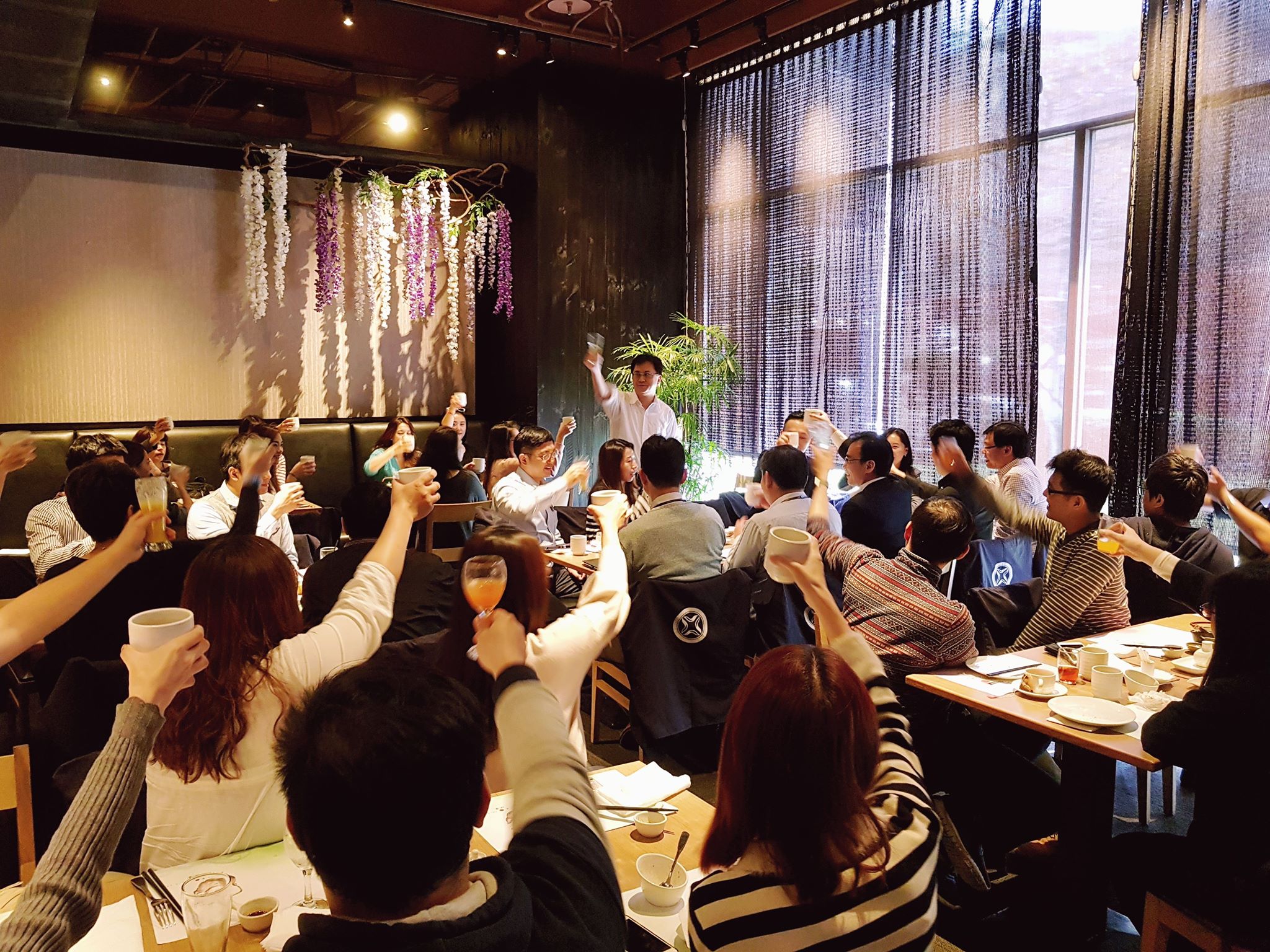 今年486全體同仁同樣保持14個月年薪之外，年終分紅預計發放1,000萬元，由37位同仁共同來分潤。（翻攝自486先生臉書） 