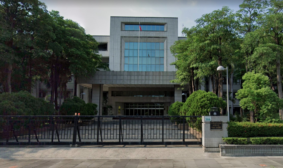 高雄一名少女遭到獸父性侵,父親卻辯稱是少女自己拿跳蛋自慰;圖為高雄高分院。(翻攝自GOOGLE MAP)