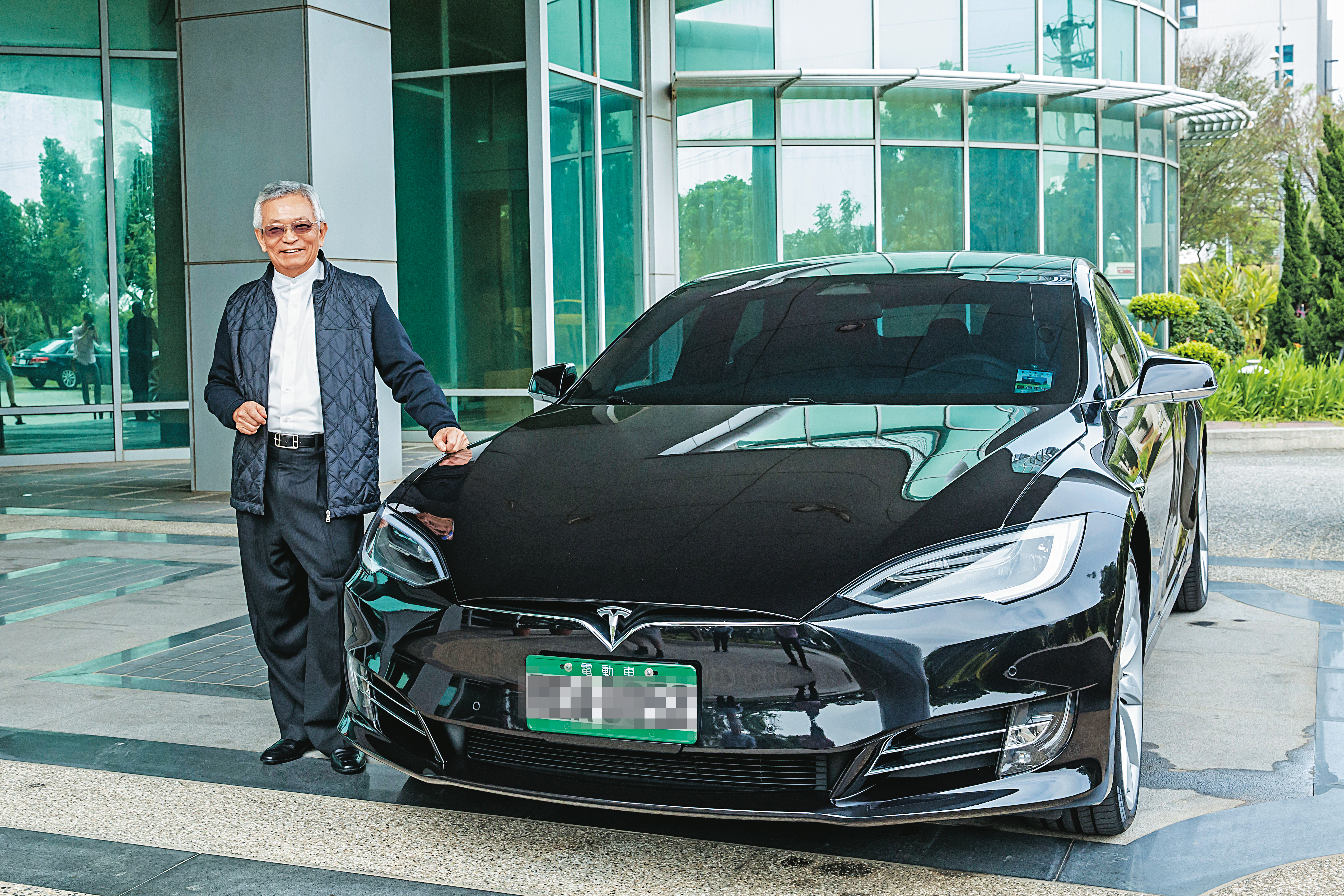 沈國榮曾是新光集團創辦人吳火獅的秘書，後來他離開新光集團接手和大工業。