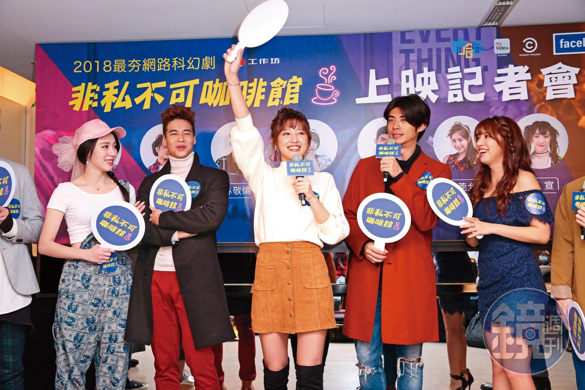 演藝事業漸趨穩定,梁以辰(中)出演多部戲劇要角,實力備受肯定。