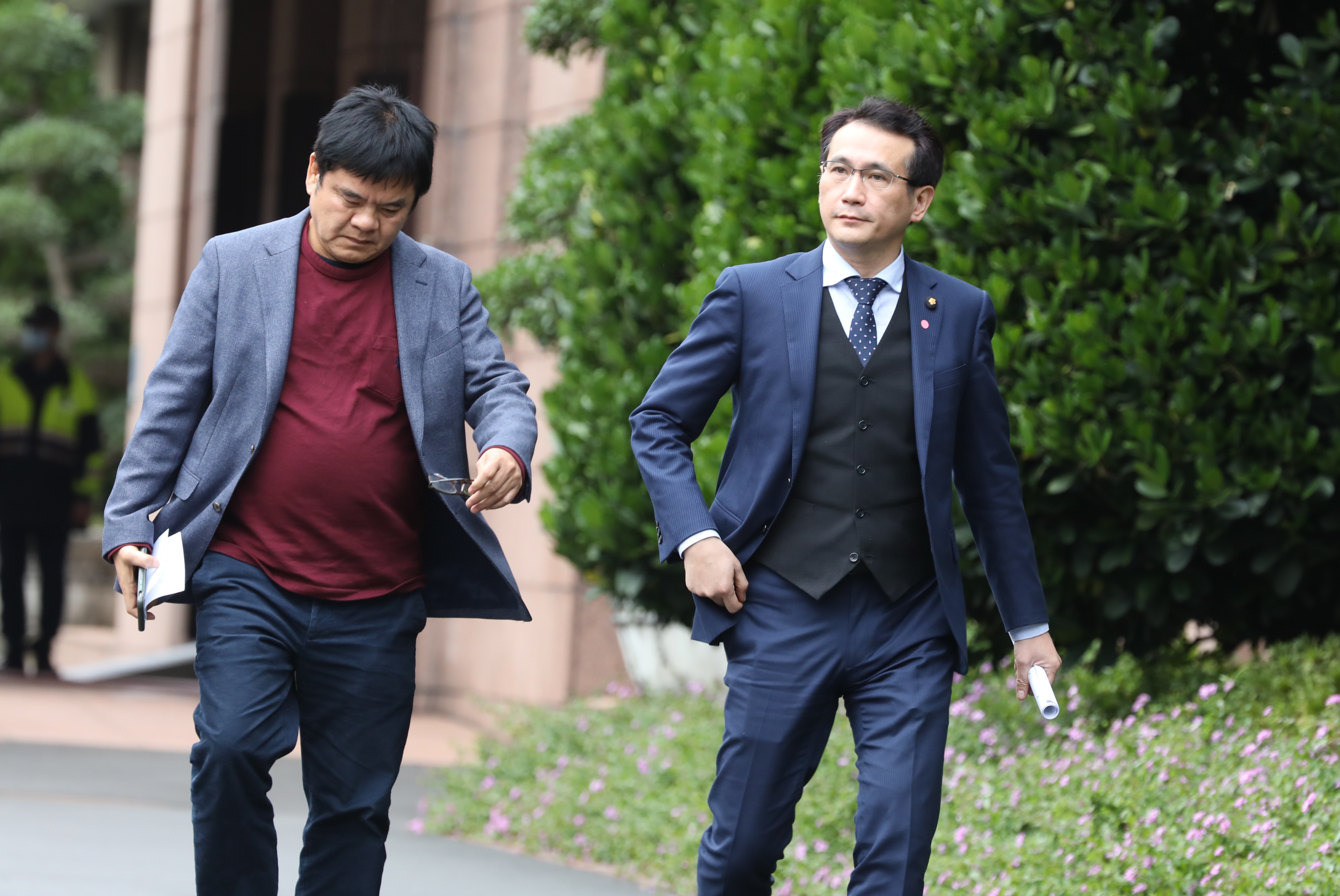 民進黨團幹事長鄭運鵬、莊瑞雄會後接受媒體訪問。