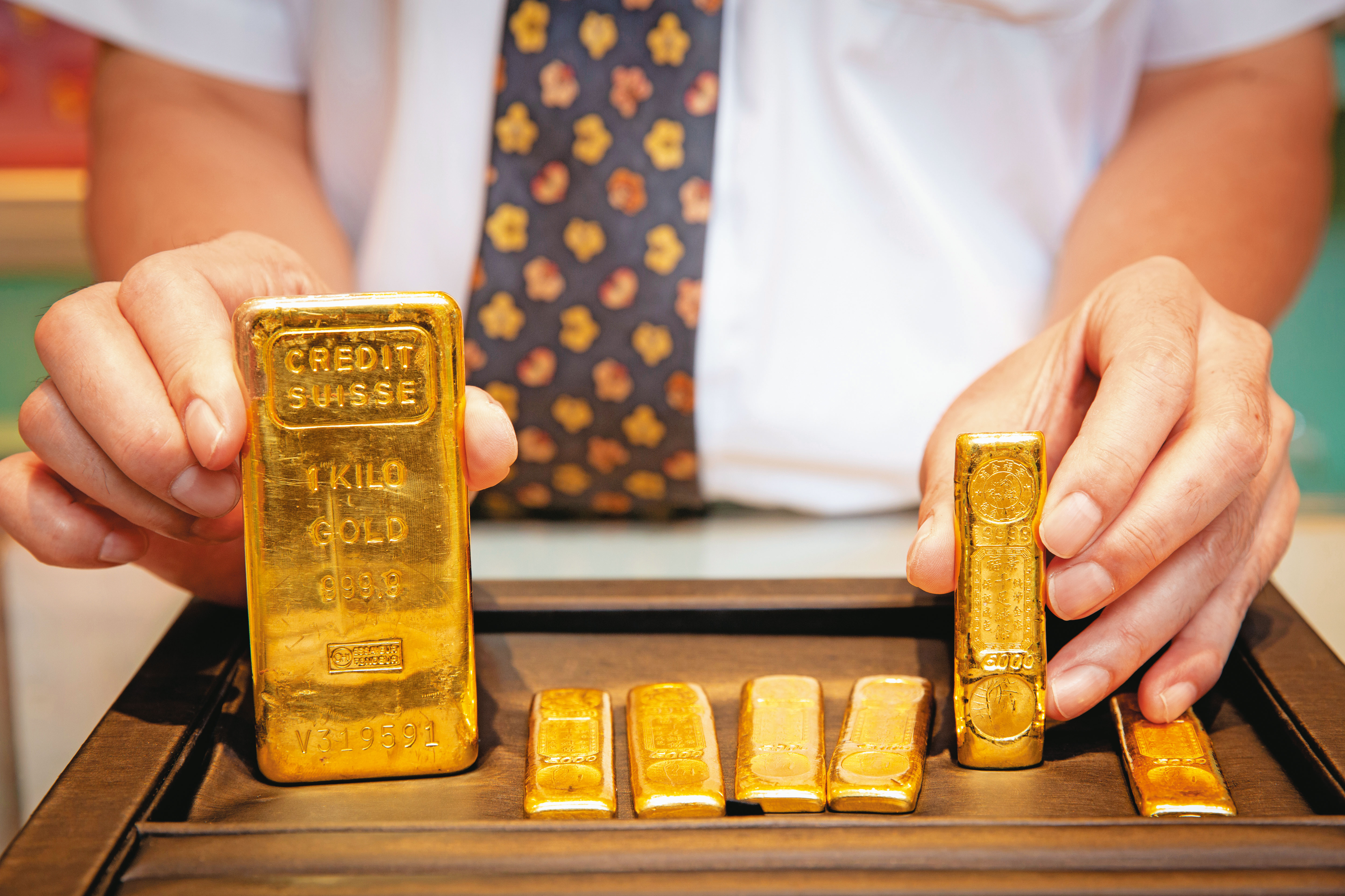 黃金ETF屬於商品類ETF，主要是追蹤黃金期貨指數，無漲跌幅限制。