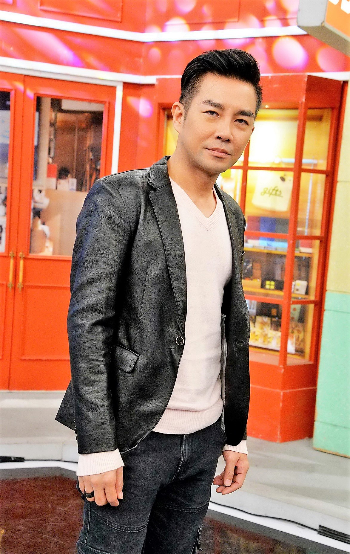 謝承均自曝曾軋戲導致重感冒，嘴巴長出嚴重疱疹，嚇得同劇演員不敢跟他演吻戲。（衛視中文台提供）