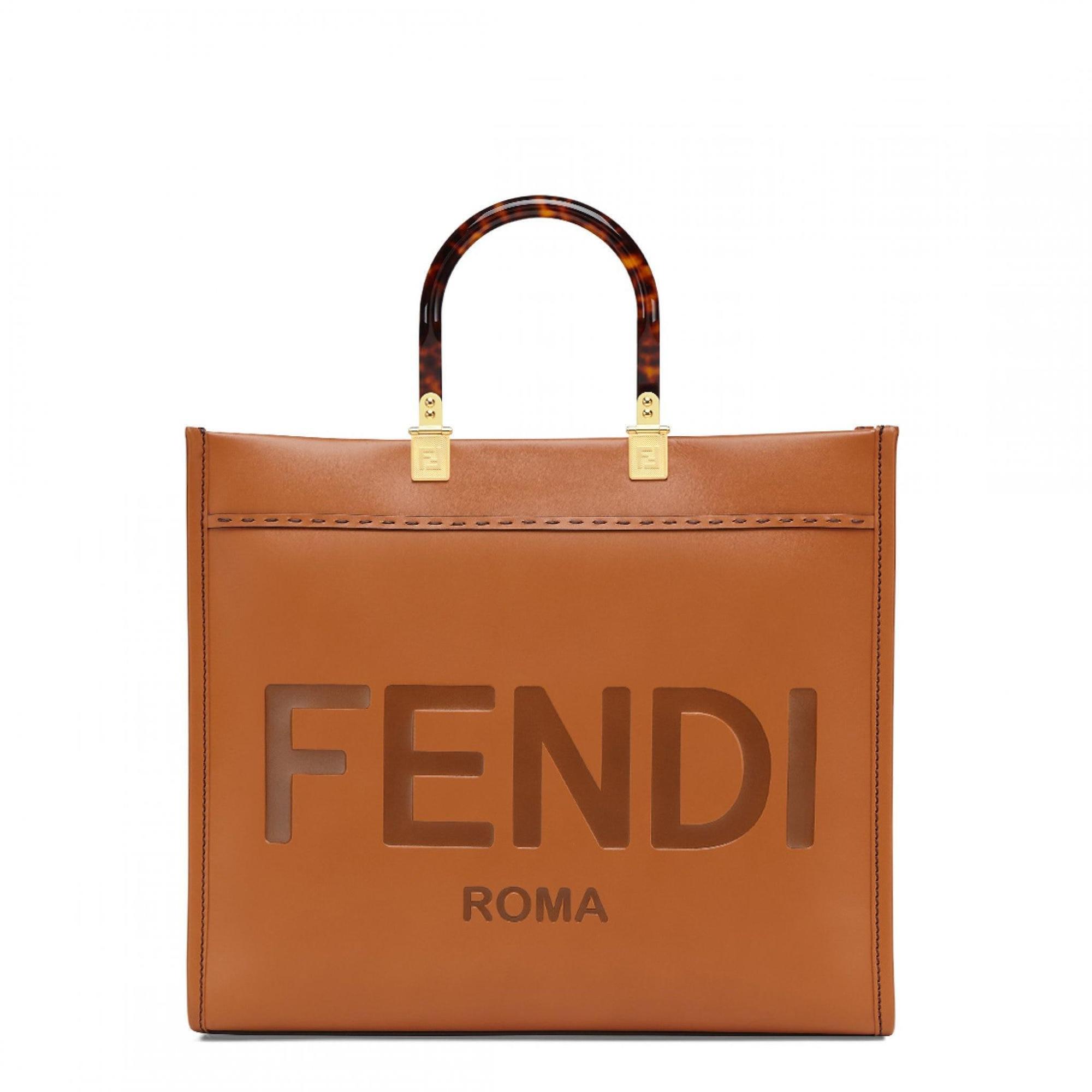 Sunshine Shopper咖啡色款。NT$86,900(FENDI提供)