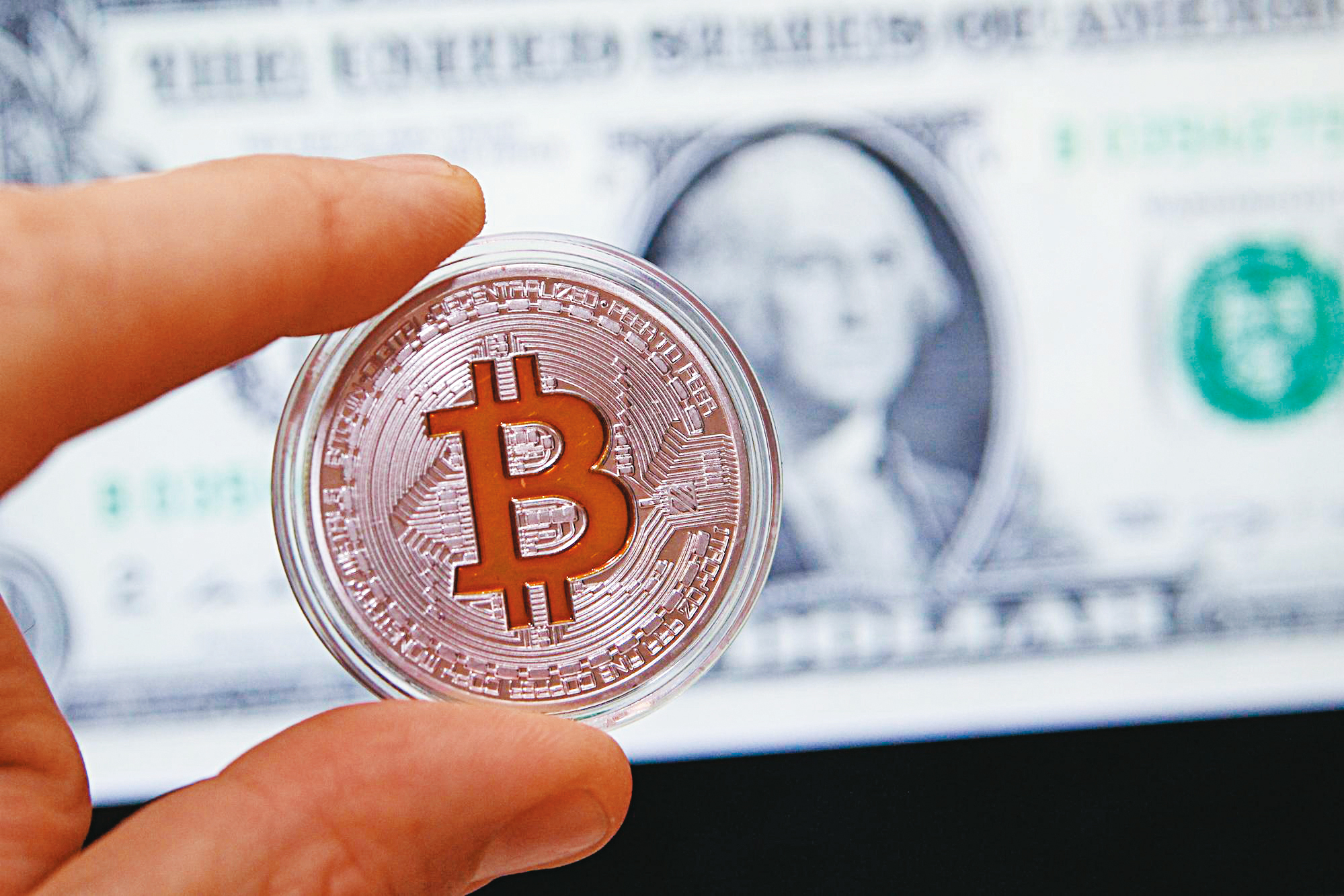 矽谷年輕富豪首選比特幣避險，於是，泡沫化的比特幣變身「數位黃金」。我們得密切觀察其走勢，避免淪為慘遭財富重分配的輸家。（東方IC）