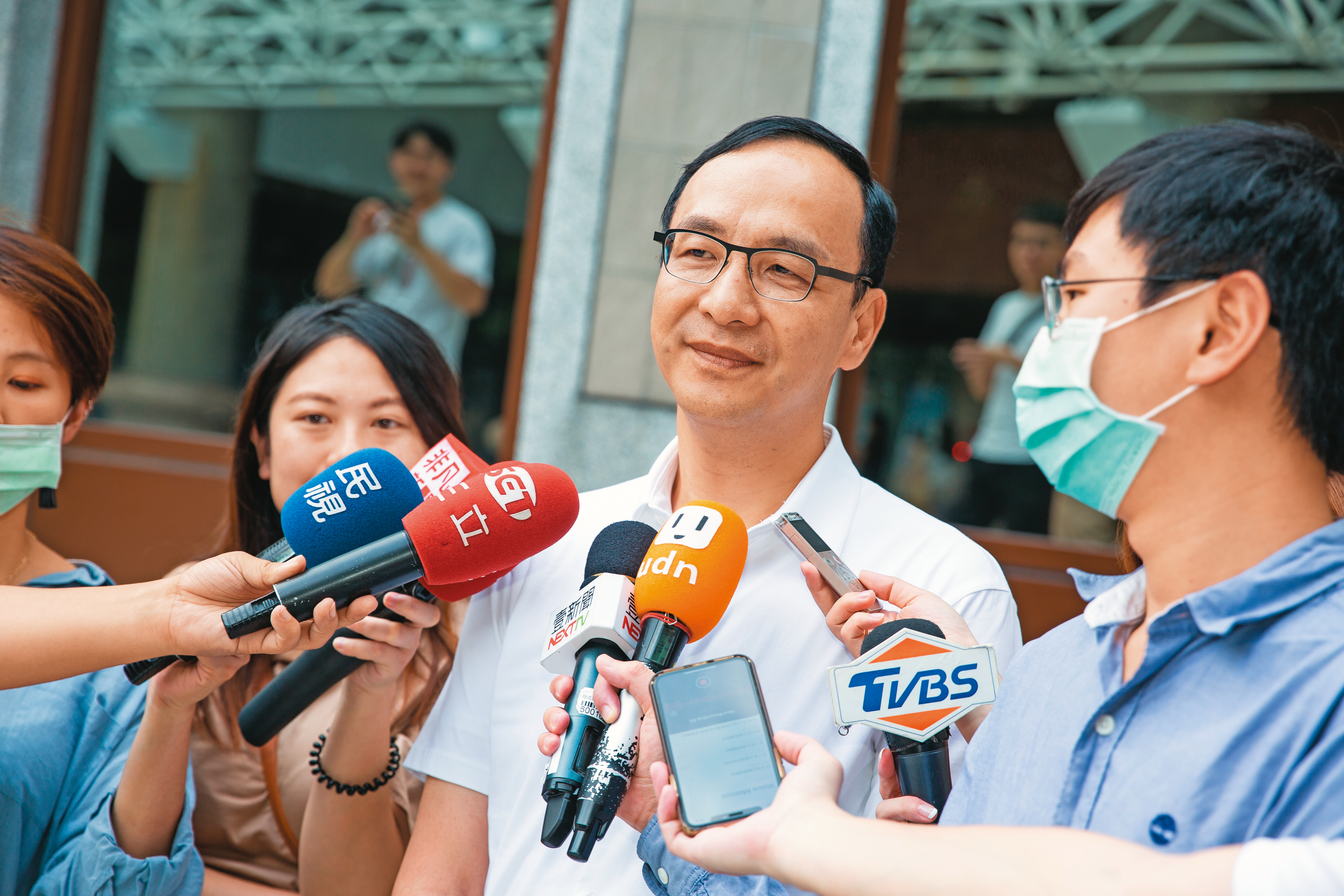 趁著萊豬之亂，國民黨打出一點隊形，朱立倫又活過來了，眼看著就要投入黨主席大選。這小算盤，未免也打得太精明了。