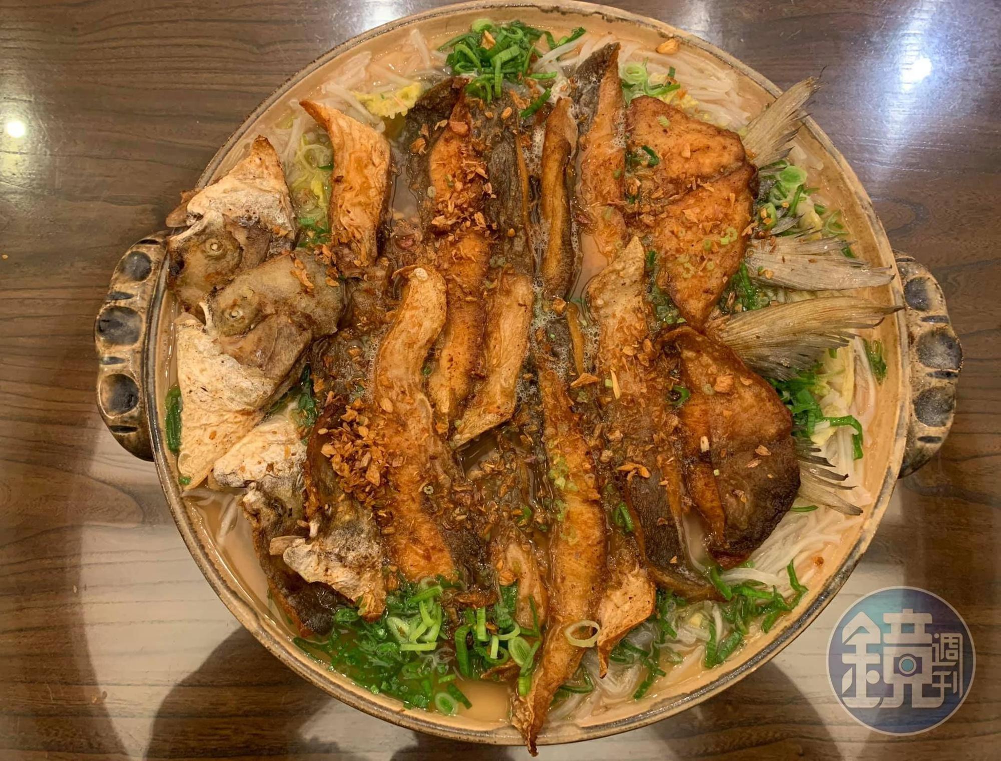 需要費工熬煮湯頭的「白鯧米粉」,是道純然的台灣美味。