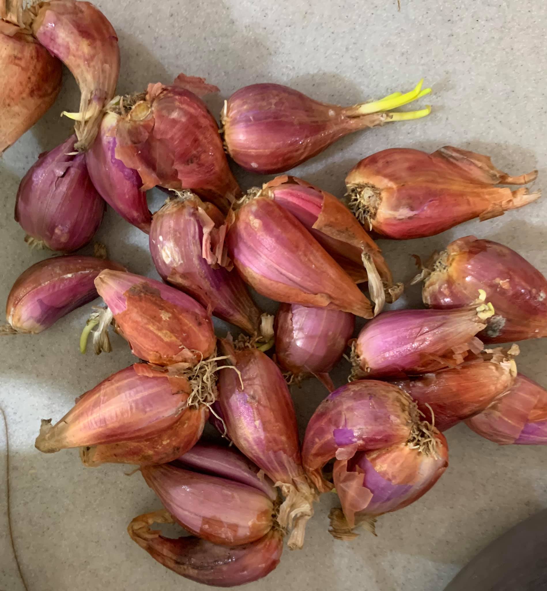 紅蔥頭20粒。