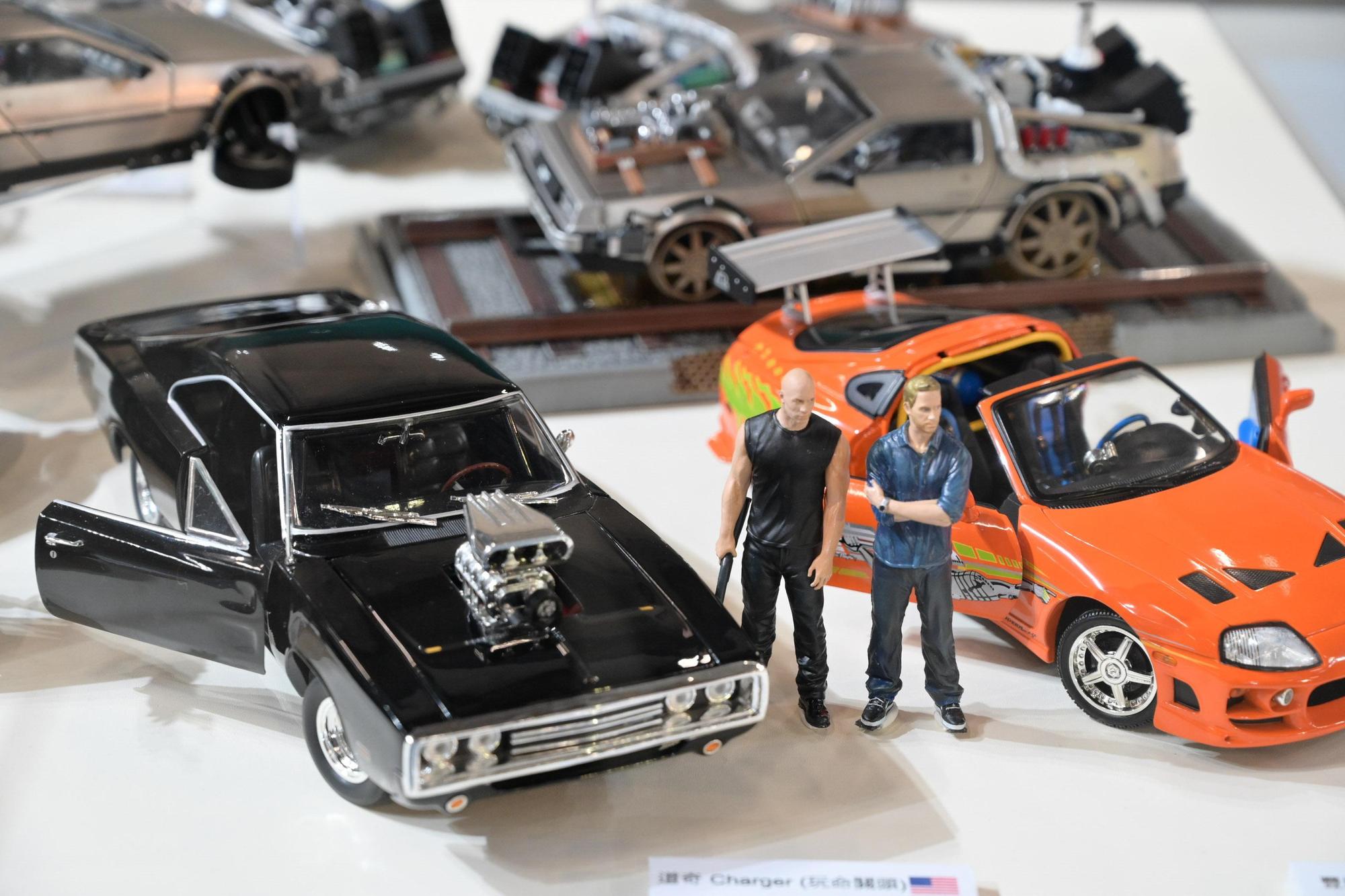 「世界の大模型車展」首次登台,電影《玩命關頭》模型車款完美還原。(寬宏藝術提供)