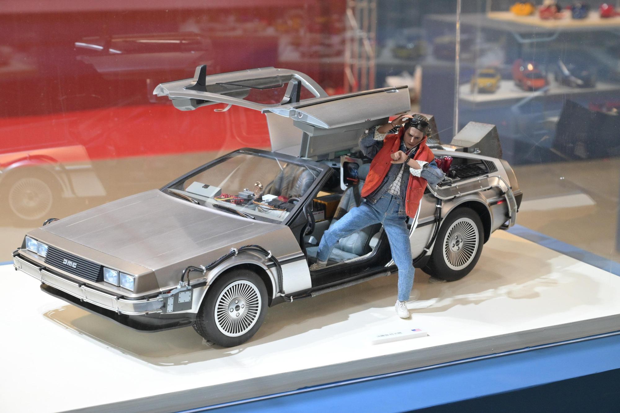 「世界の大模型車展」展出許多經典電影動漫中出現過的車款。(寬宏藝術提供)