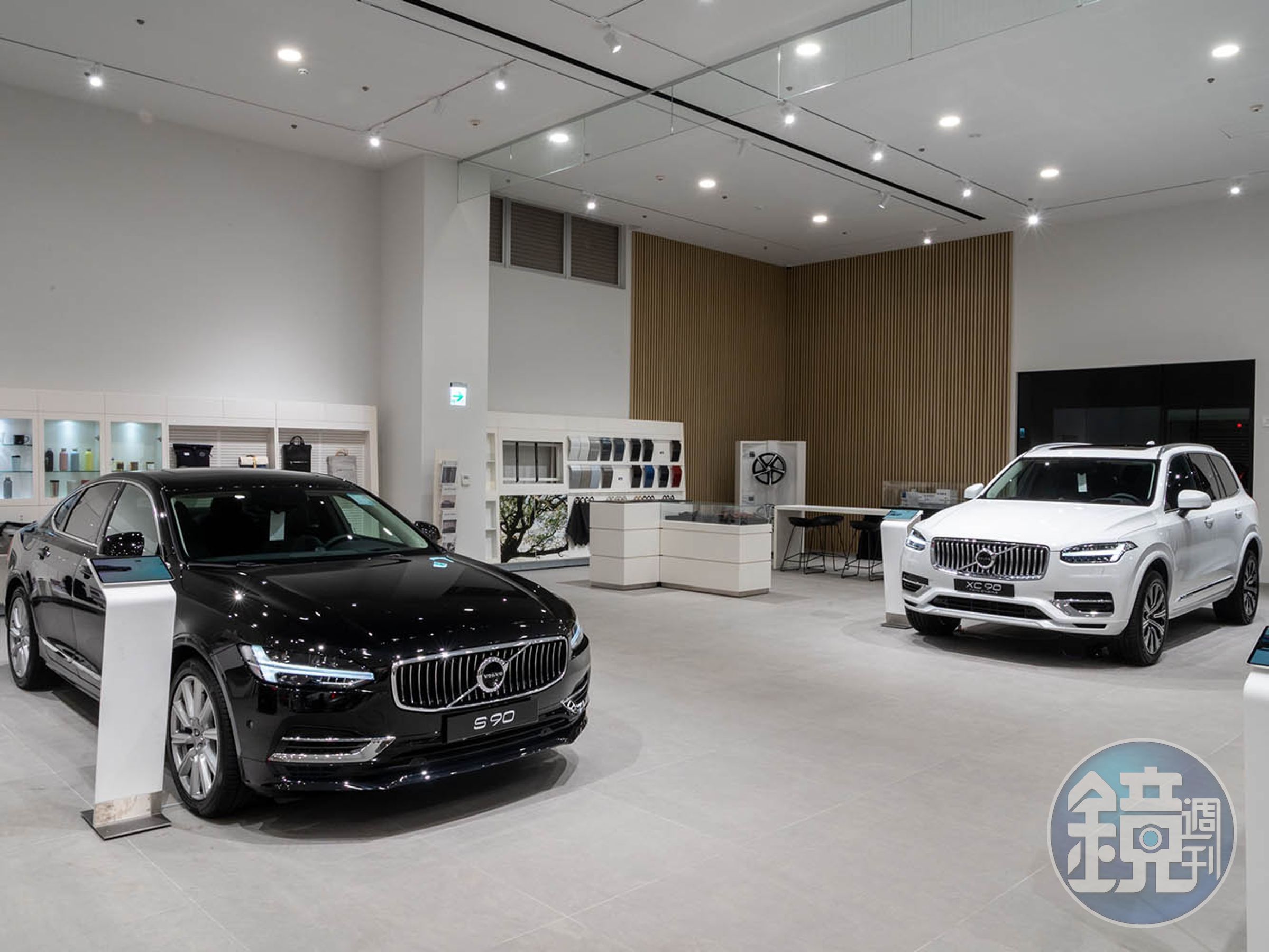 VOLVO新莊展間三樓可提供多達十部車的展示空間。