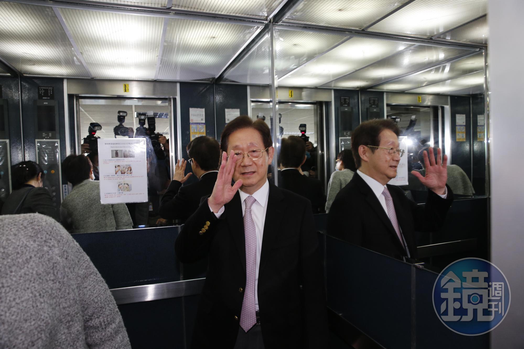 林文淵今日召開記者會，宣布辭任大同董事長。