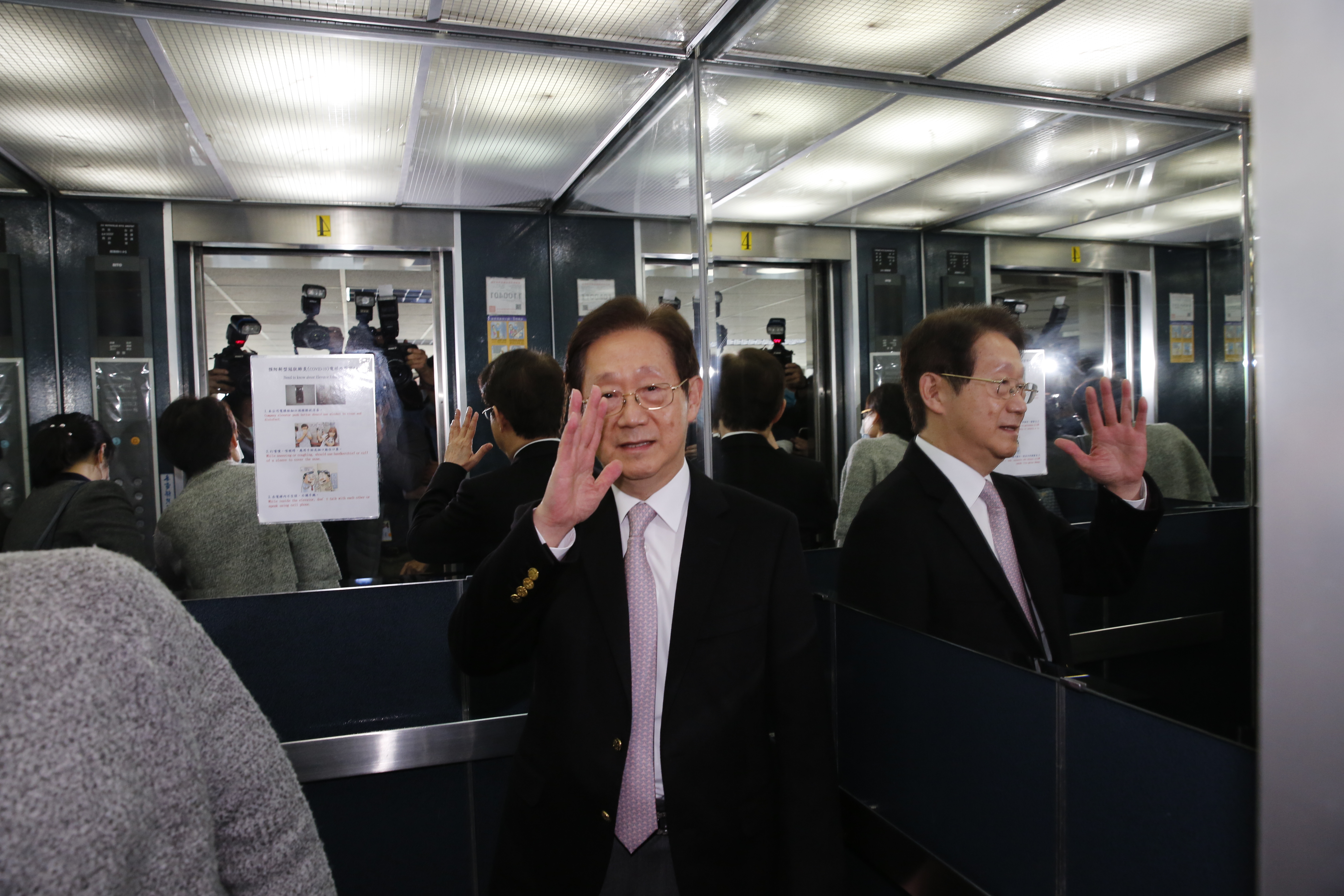 林文淵今日召開記者會，宣布辭任大同董事長。