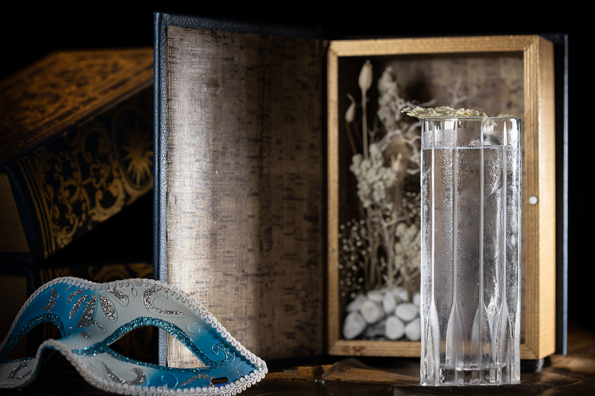 「Snow Kingdom」以Vodka Tonic為基底，加入松針與櫻桃等風味，展現王者的沉穩氣勢。（400元／杯） 