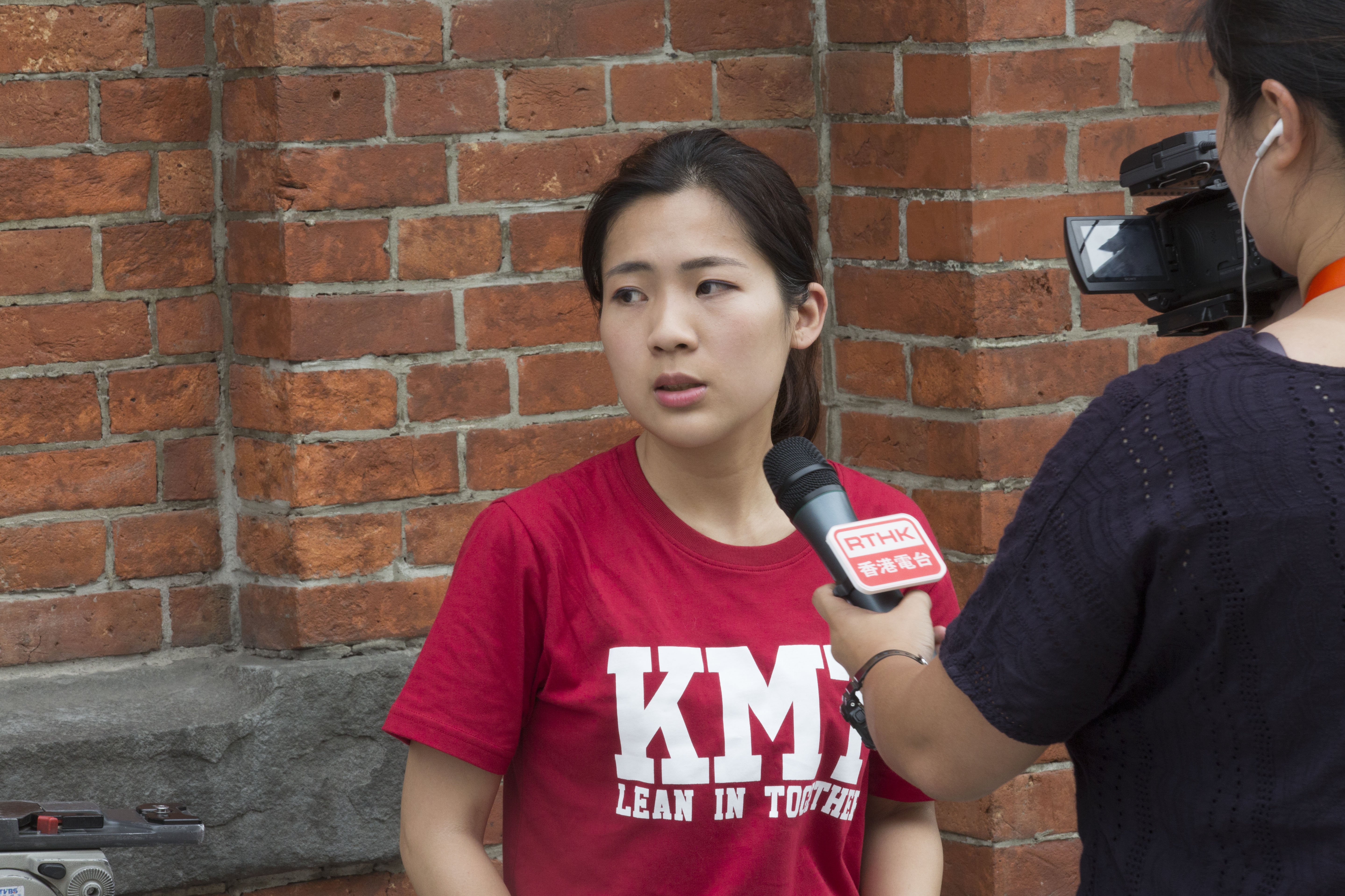 徐巧芯貼出一張「案765於台北區活動軌跡」表格，質疑指揮中心沒有完整公開紐籍機師的活動足跡。（本刊資料照）