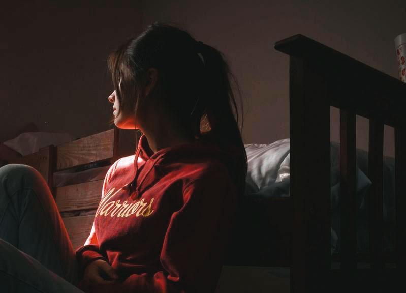 制度不鼓勵「黑羊」，有心追查性平案件的人有時得不到獎賞，甚至還會遭受懲處。（示意圖，非案件當事人，Pexels）