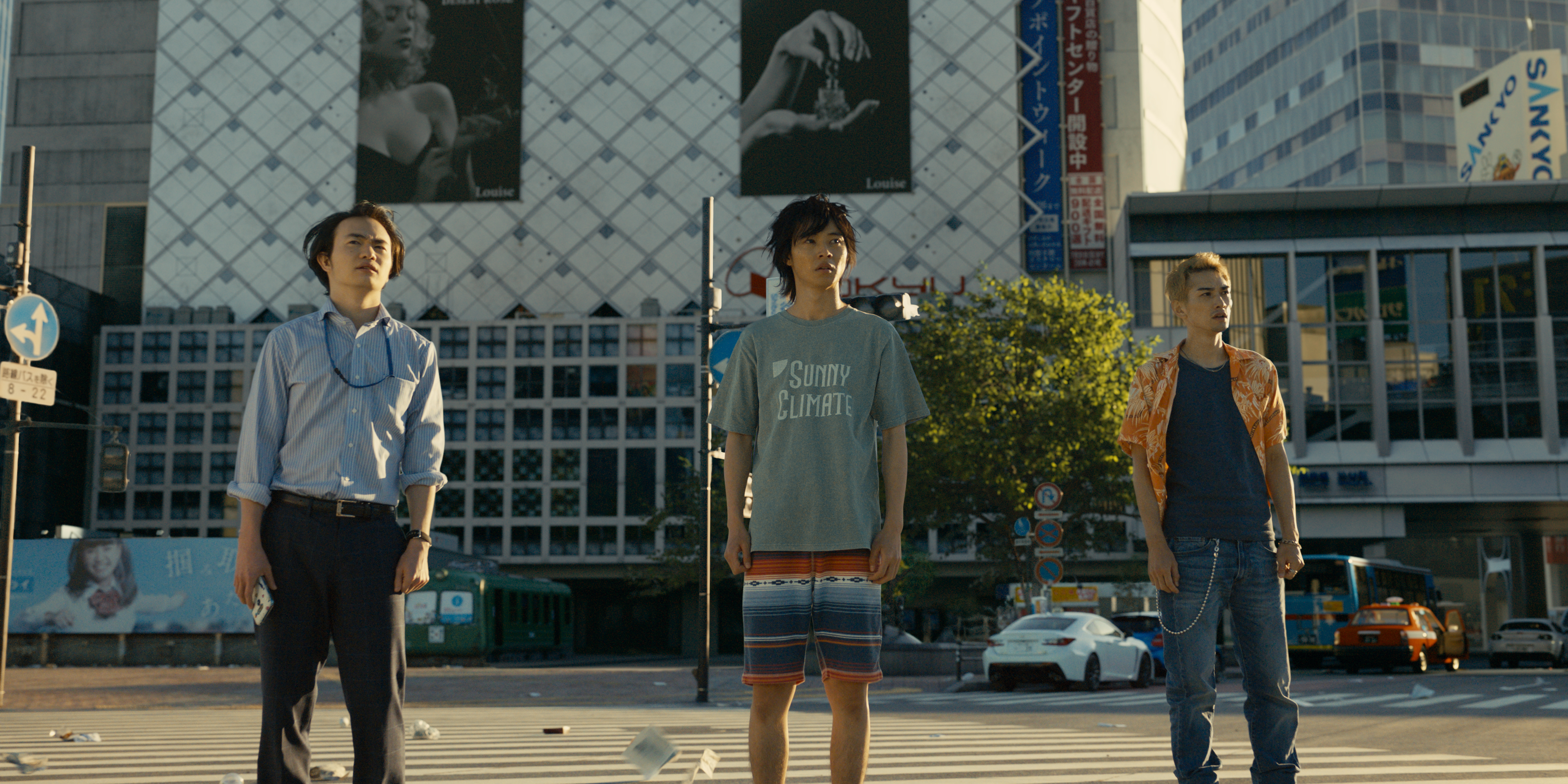 町田啓太(右)在劇中飾演「苅部」,是「有栖」山崎賢人(中)和「張太」森永悠希(左)的高中死黨。(Netflix提供)