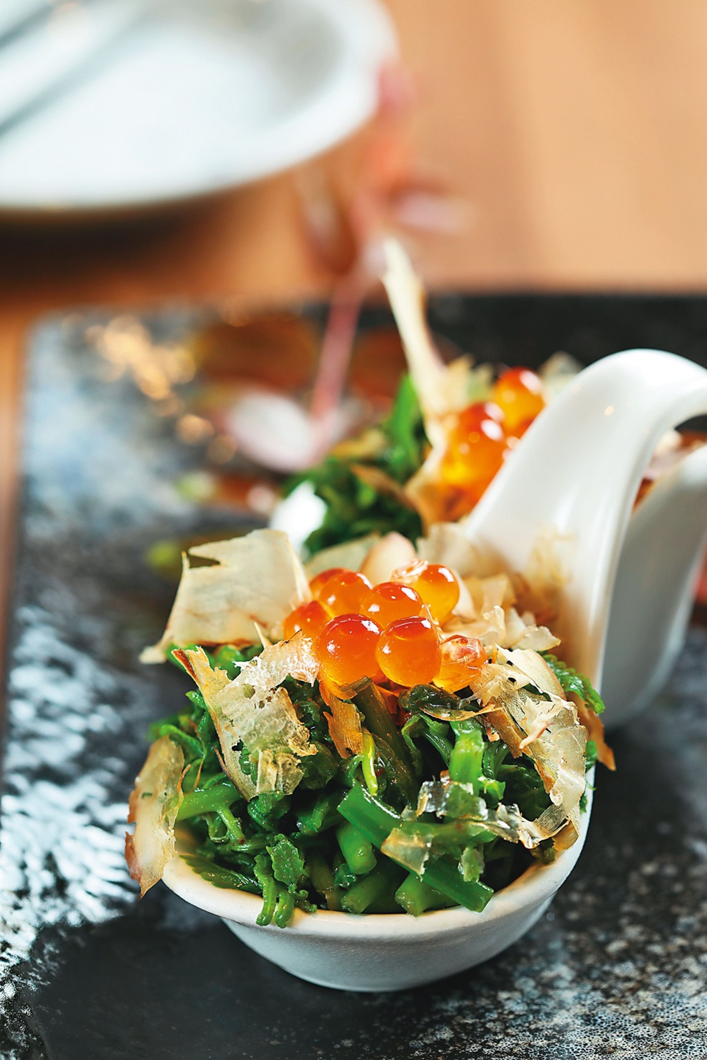 「鮮卵野蕨」是點合菜才吃得到的創意菜色。（5,000元以上合菜菜色）