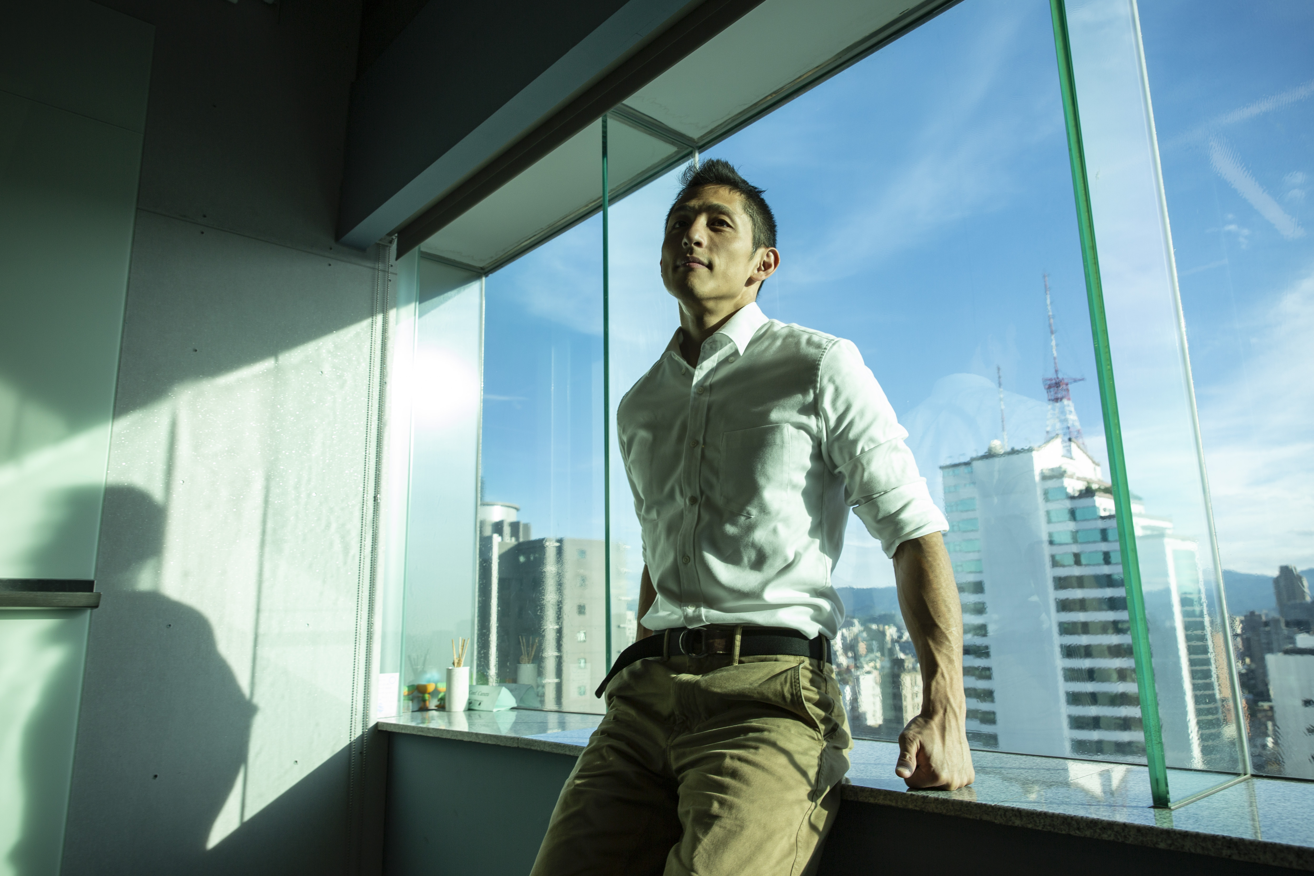 黨內人士透露，民進黨中央是對吳怡農有期待，希望他參選北市黨部主委。