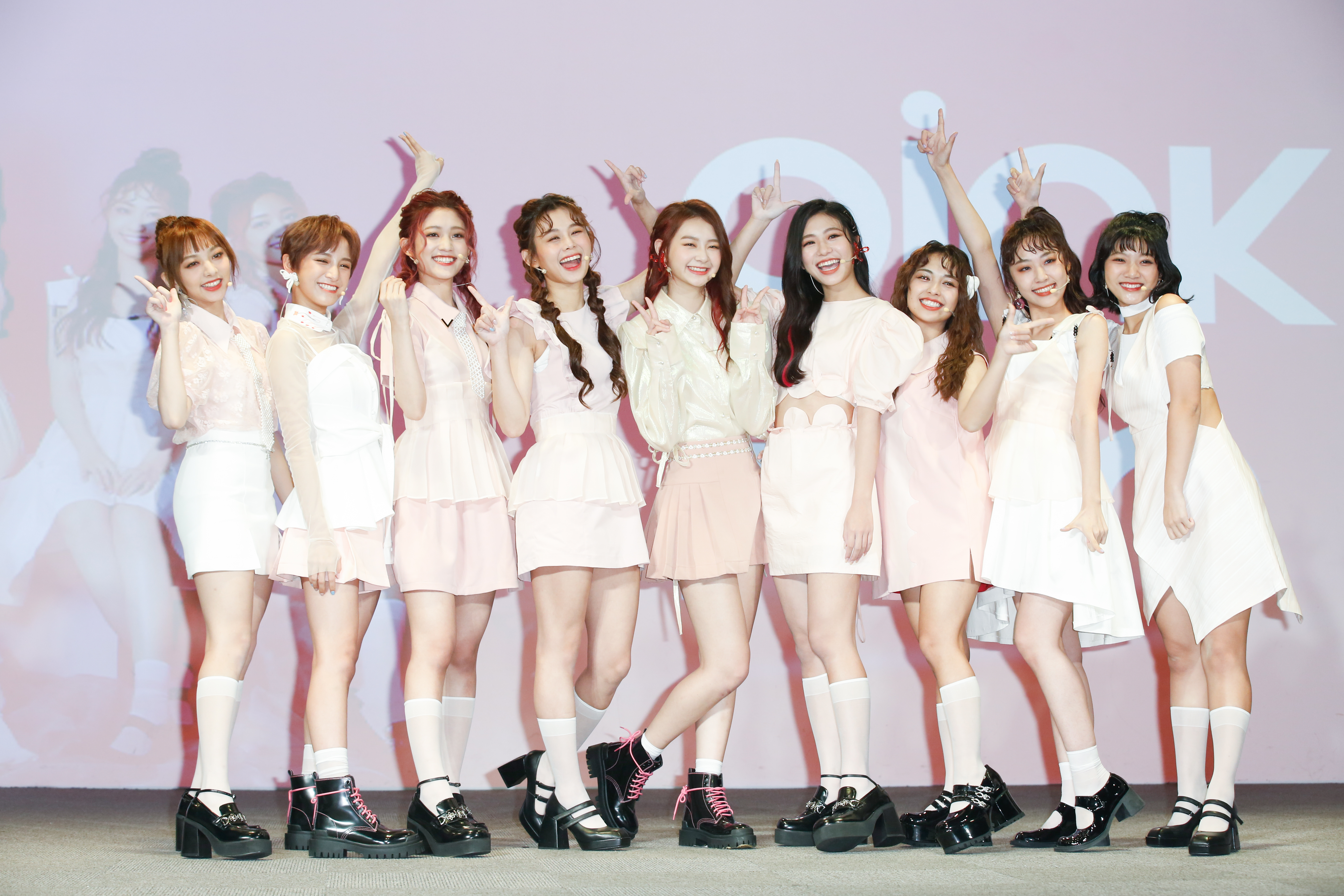 由金牌製作人詹仁雄、梁庭豪攜手打造的冠軍女團女團「PINK FUN」今(23日)舉辦加盟暨發片記者會。