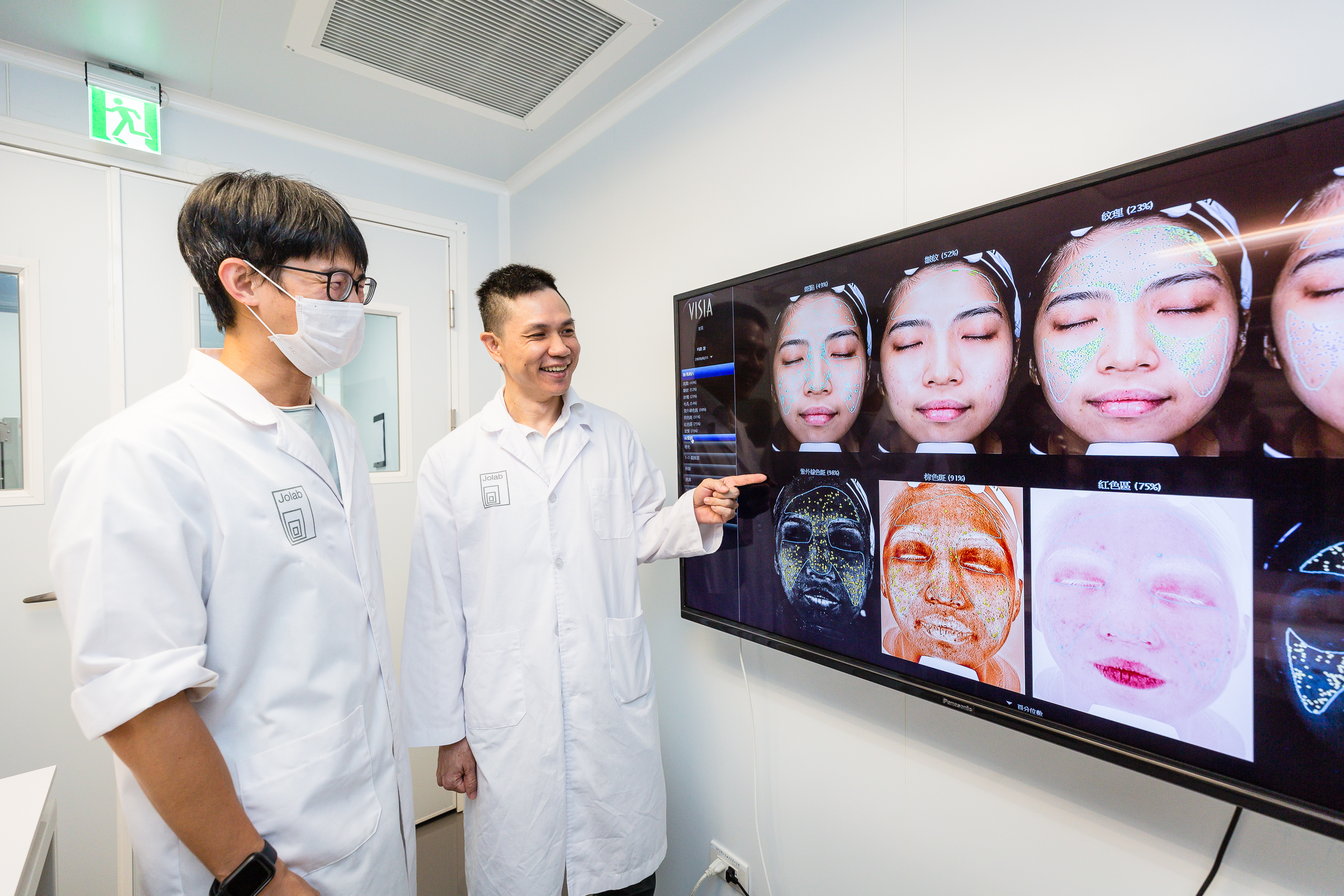 佐見啦生技目前是台灣第1家取得歐盟最高規格認證的美妝廠,堅持做出安全又有效的產品,圖為研發人員進行安全性測試。