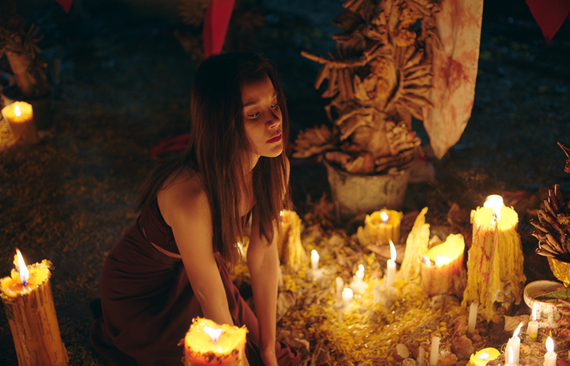 樂蓋蒙品樂基齊拉希飾演的女主角「小普」被嚴厲要求保有處女之身，才能侍奉神靈。（車庫提供）