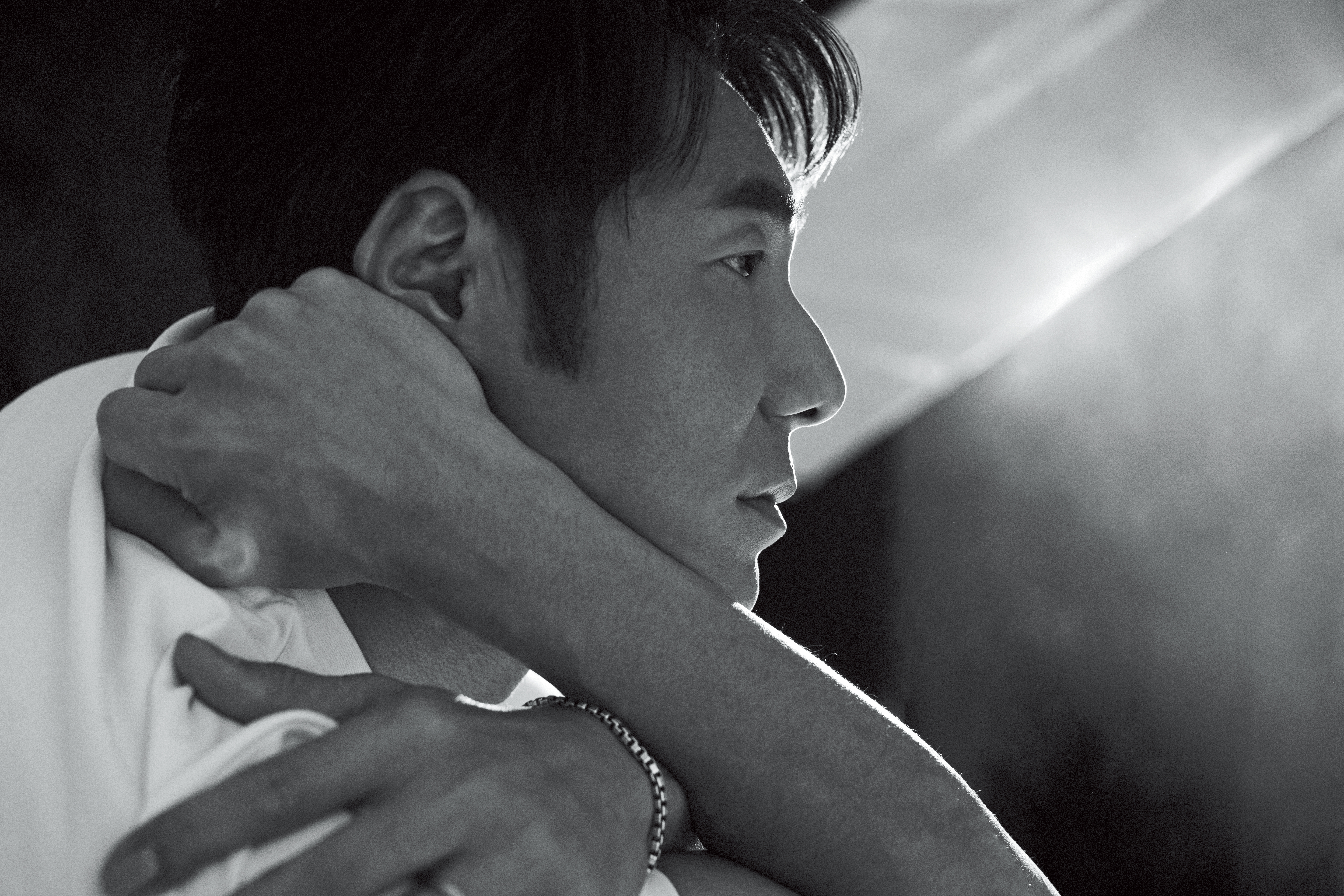 消化劇本或是消化生活都是一樣的，很多事情與情節，李李仁看在眼裡，但不一定全都要說出來、演出來。