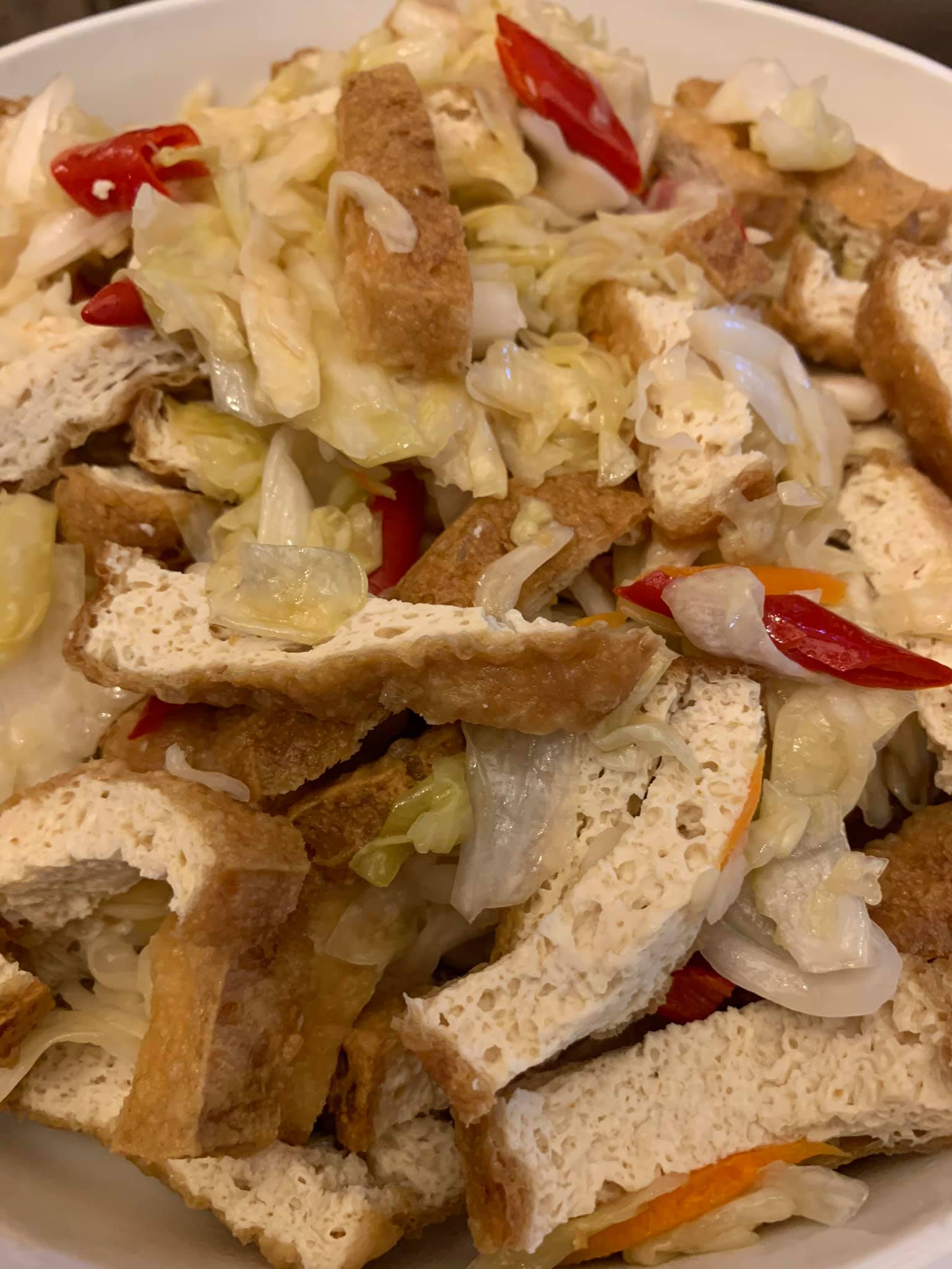 喆園最暢銷的菜：臭豆腐炒泡菜。