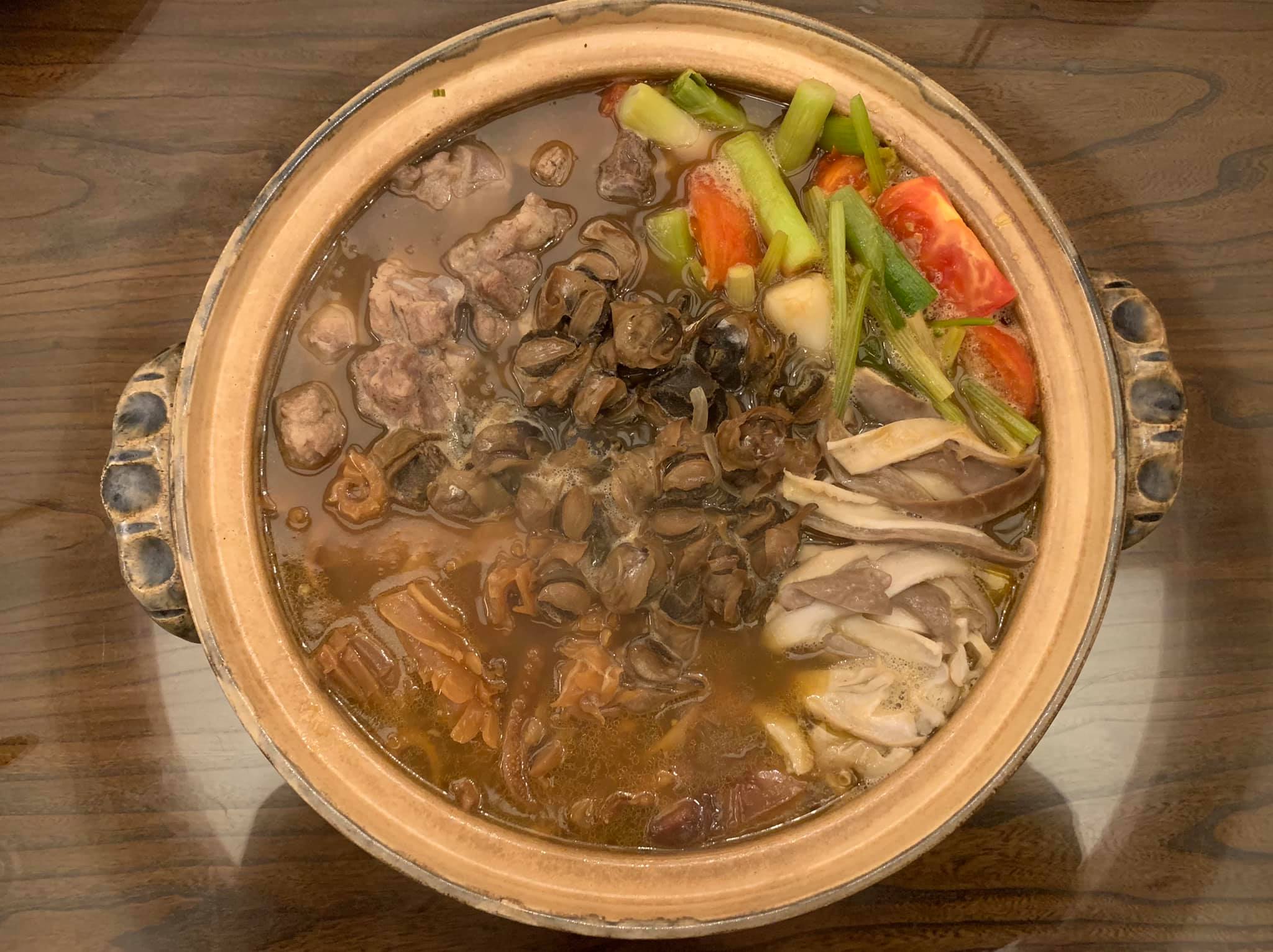 依山海樓版本做的「魷魚螺肉蒜」，能深切感受黃德興老師傅的功力，確實有古早酒家菜的深邃美味。