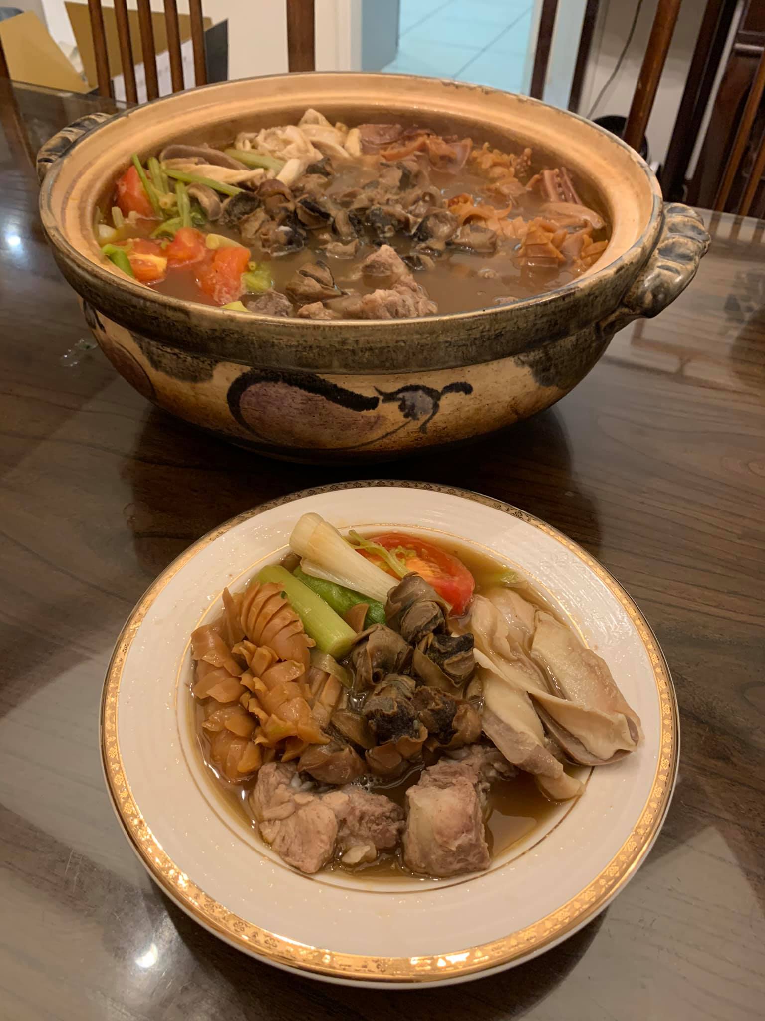 魷魚螺肉蒜上桌，華麗的酒家菜，晚上只吃這一碗。