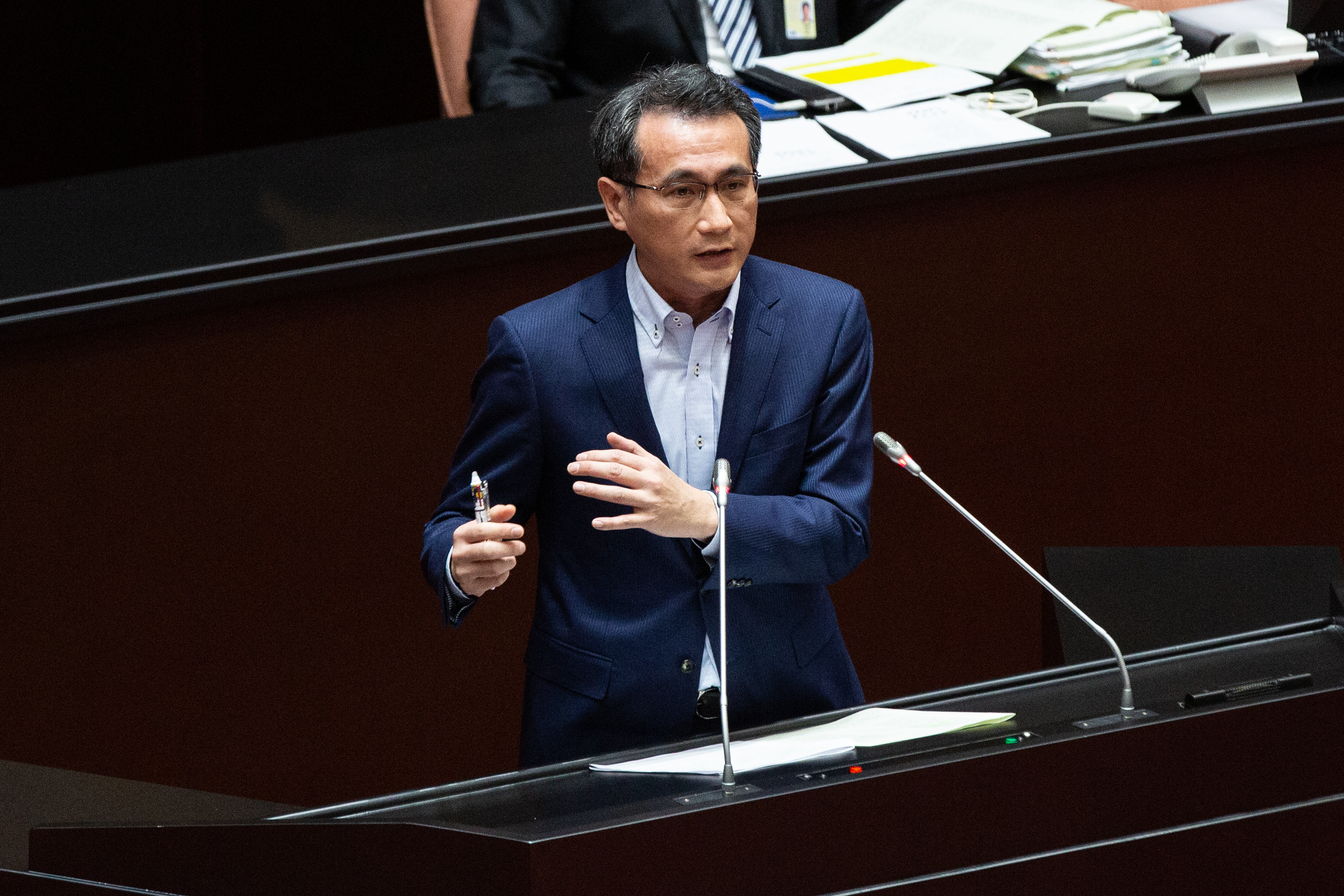 民進黨團幹事長鄭運鵬（圖）在臉書與黨籍立委林淑芬隔空交火。（本刊資料照）