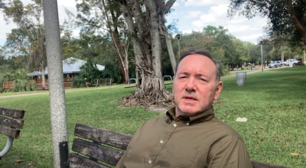 奧斯卡影帝凱文史貝西（Kevin Spacey）因爆出性侵、性騷醜聞導致事業全毀。（翻攝Kevin Spacey Youtube）