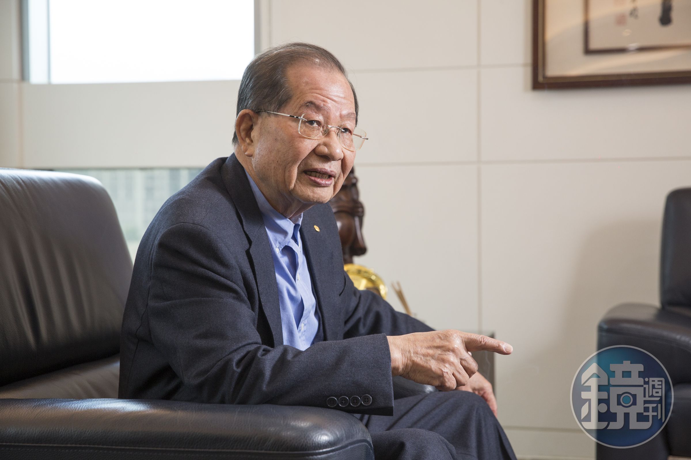 1977年，年僅33歲的陳勝宏當選第三屆台北市議員。放眼當前台灣政壇，比吳怡農首度參選立委時更為年輕。