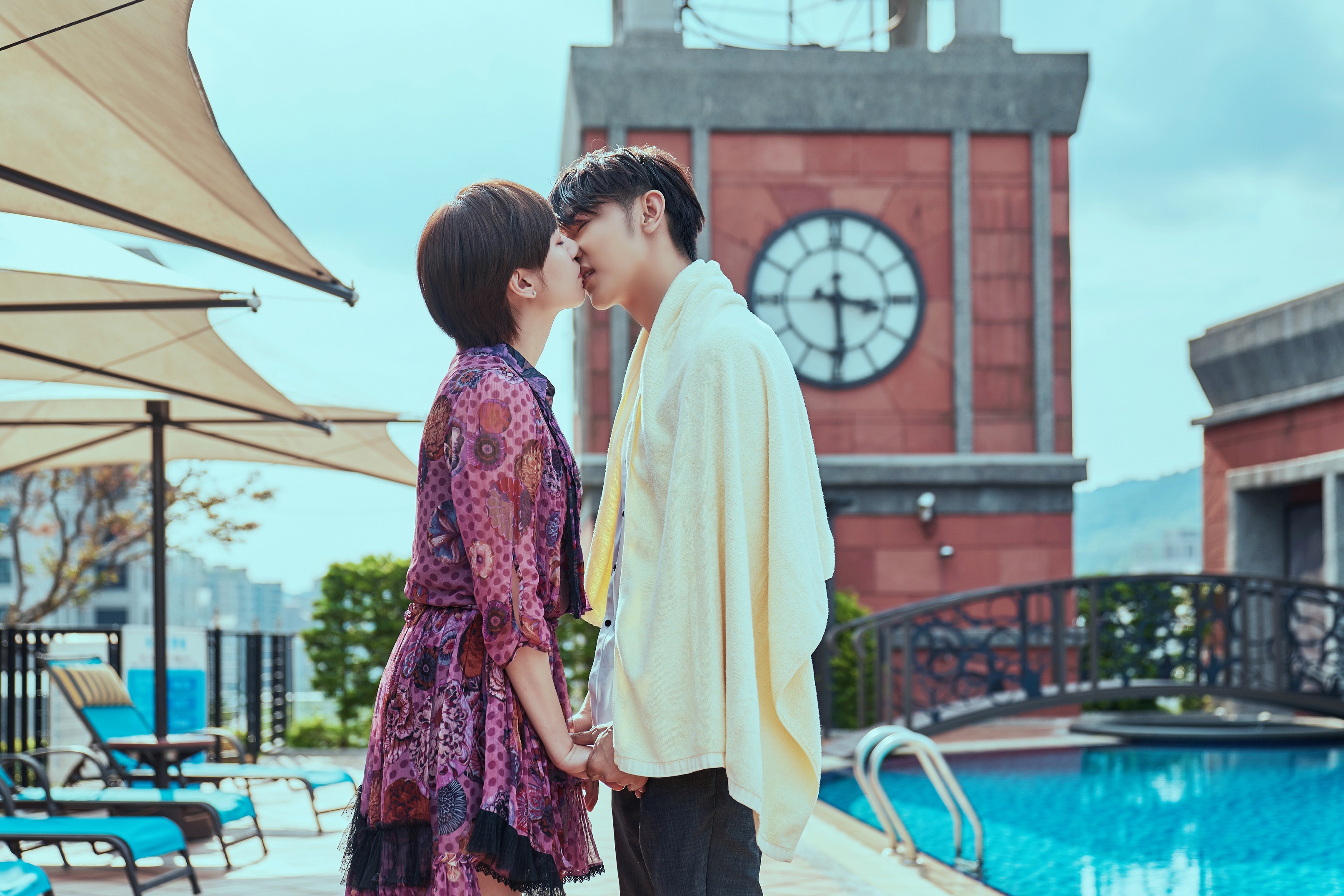 郭雪芙、汪東城上演浪漫吻戲。（八大提供）