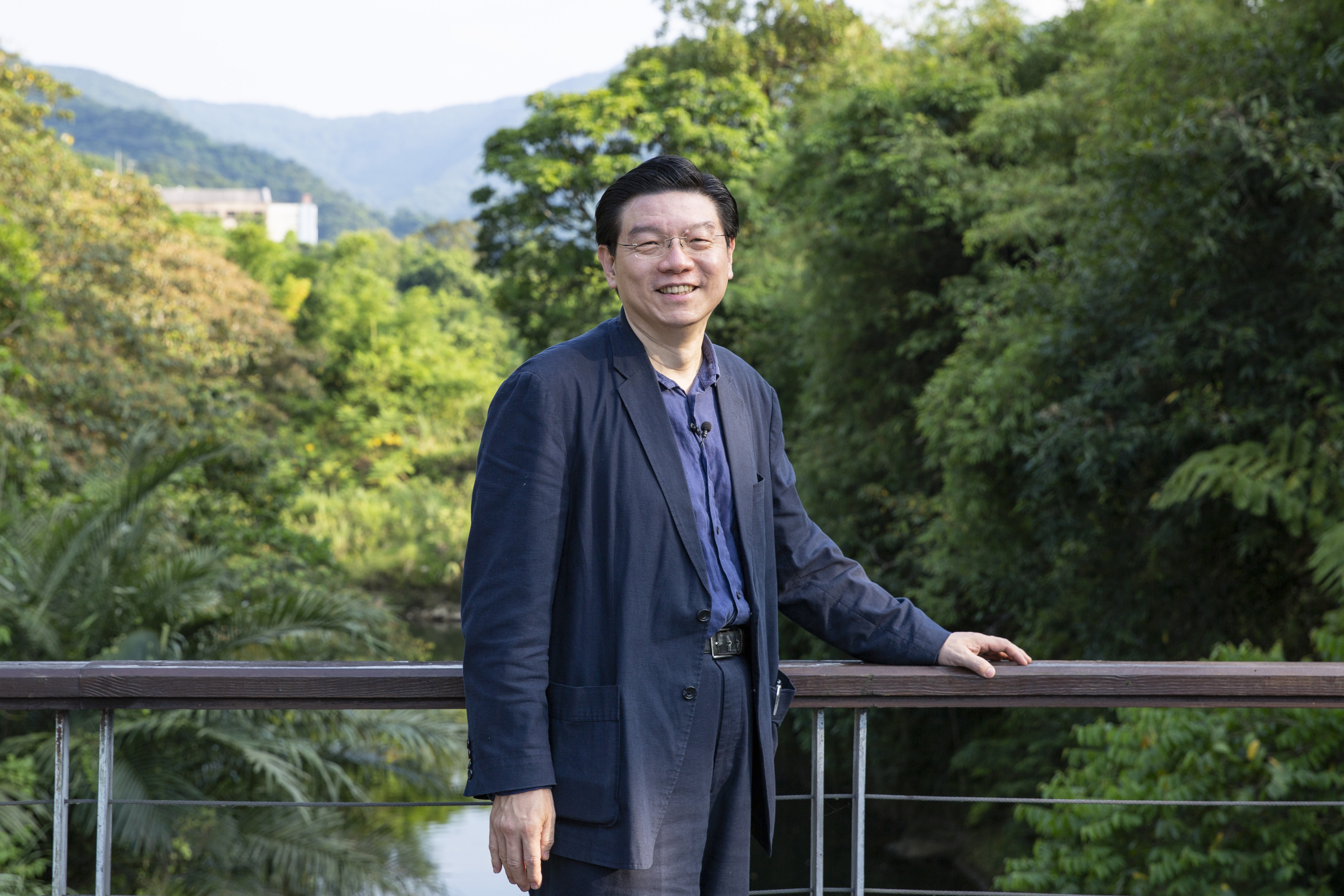 《鏡週刊》社長裴偉愛吃也愛下廚，經常四處請教大廚，現在也公開他的廚房筆記。（攝影：王漢順）