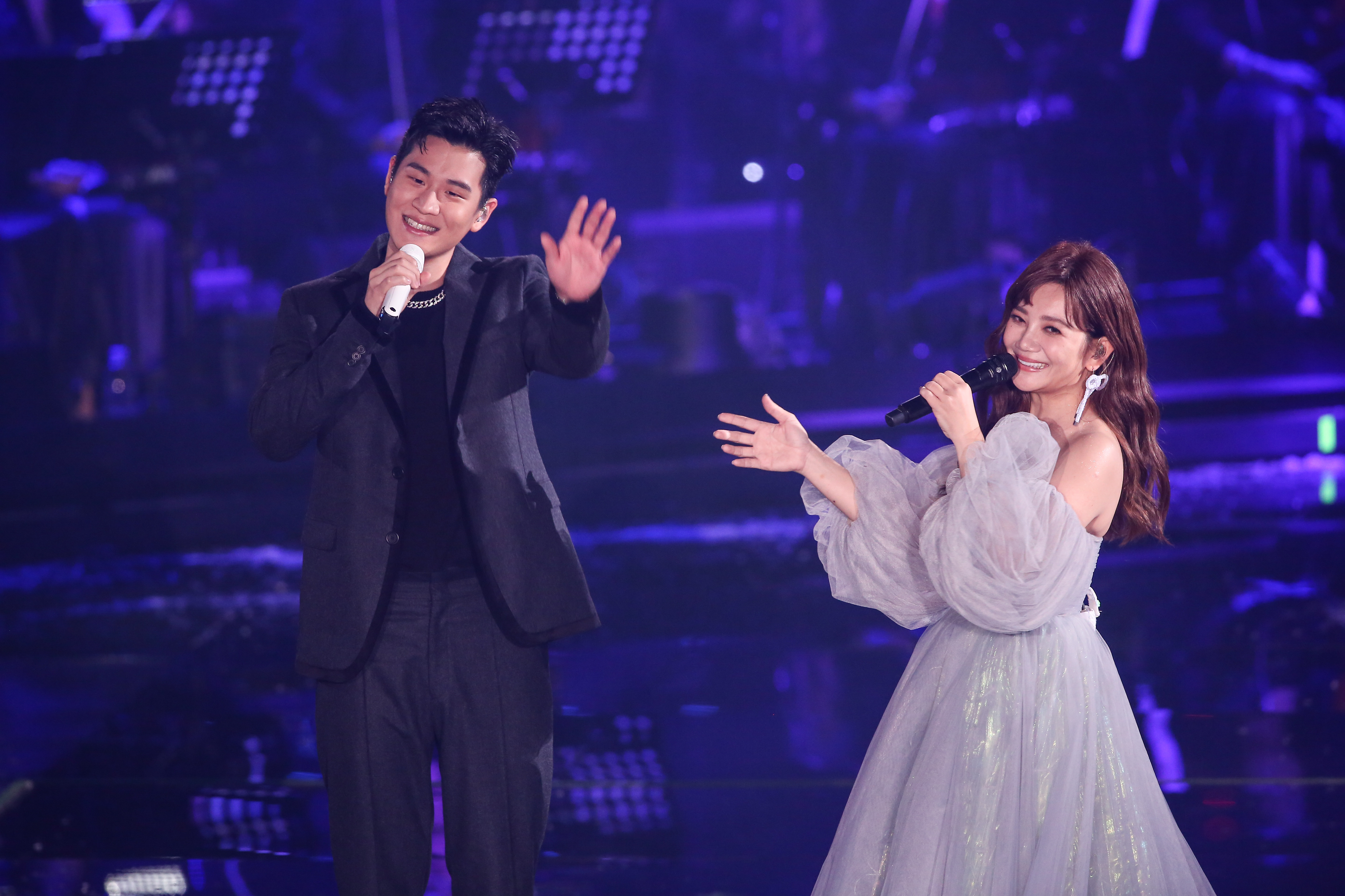 周興哲清唱〈可惜不是你〉完說「超愛」，梁靜茹笑虧他：「畢竟你在感情路上也經歷了許多」。