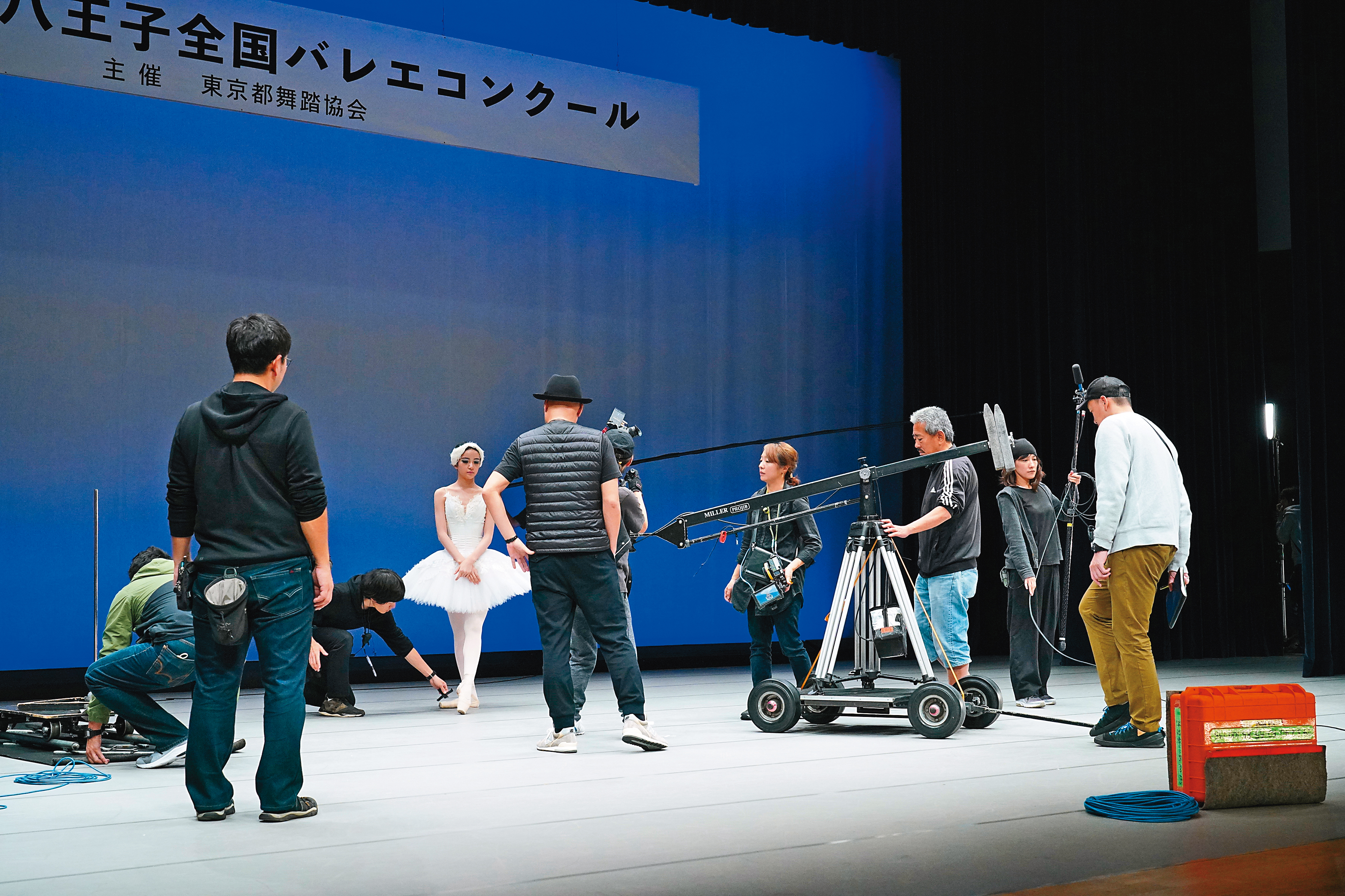 導演內田英治舉辦海選，看中有深厚芭蕾舞功力的素人服部樹咲演出一果。（天馬行空提供）