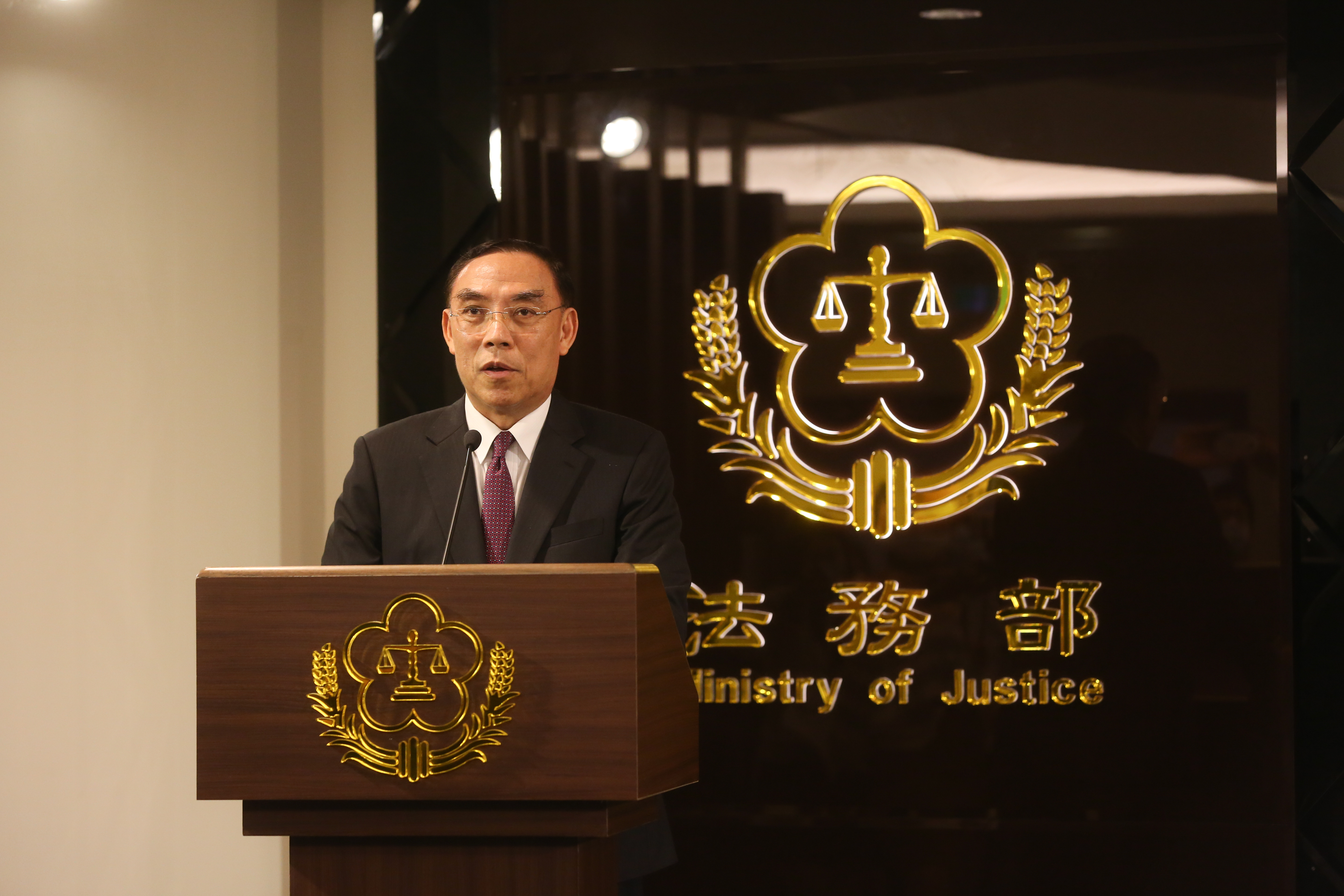 針對公懲會前委員長石木欽案中諸慶恩遭受到不公平司法過程，法務部表示將研究能否提再審及非常上訴，或者當事人家屬可以提出司法救濟。 （本刊資料照）