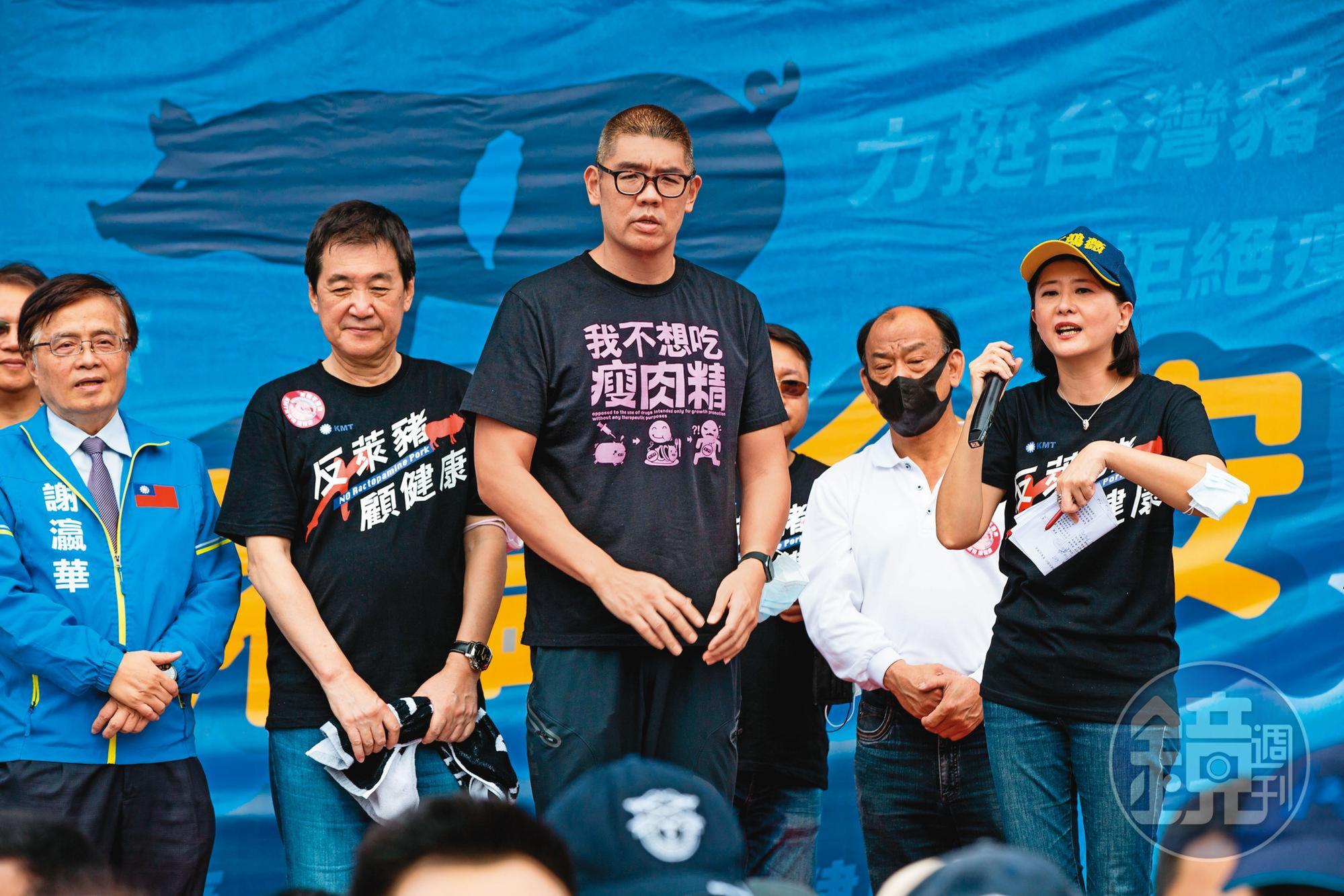 連勝文（左2）近日除了積極爭取曝光，私底下全台走透透，獲中生代民代力拱出面角逐黨魁。