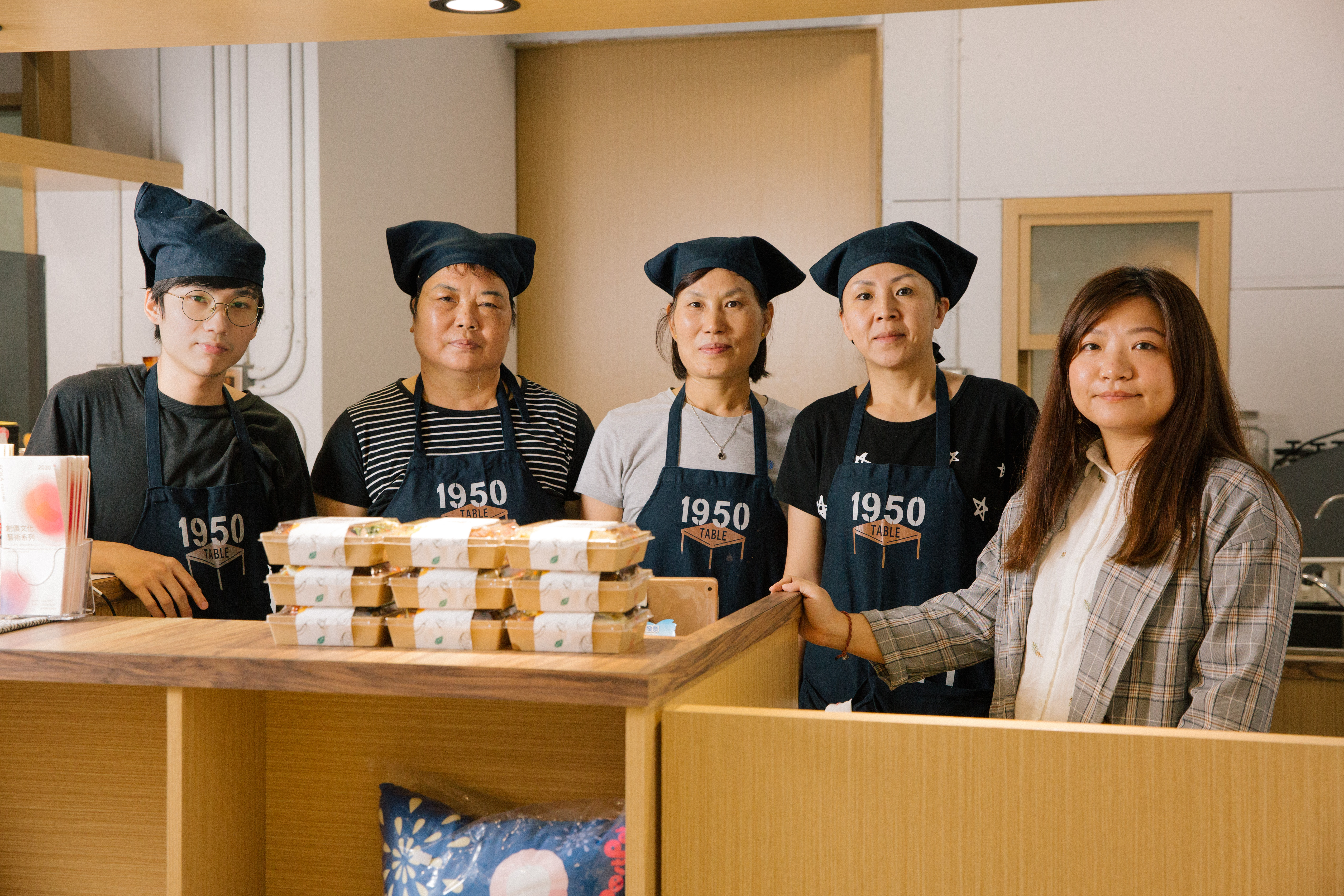 家扶和弱勢家長一起發起的抗貧革命，導入社會企業便當店。