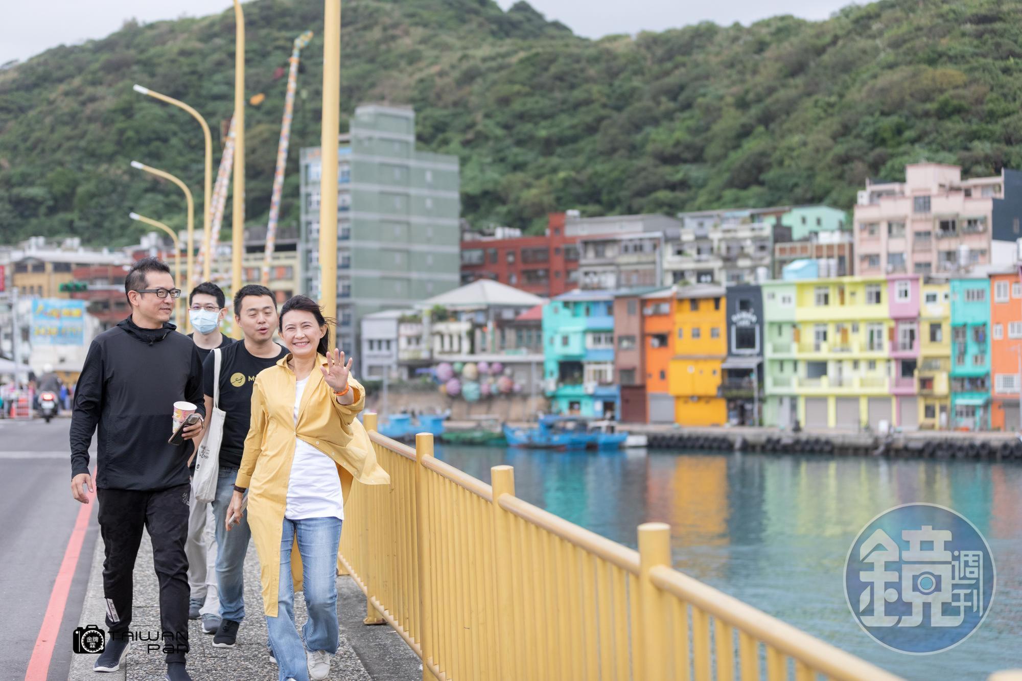 正濱漁港散步，海風送爽。