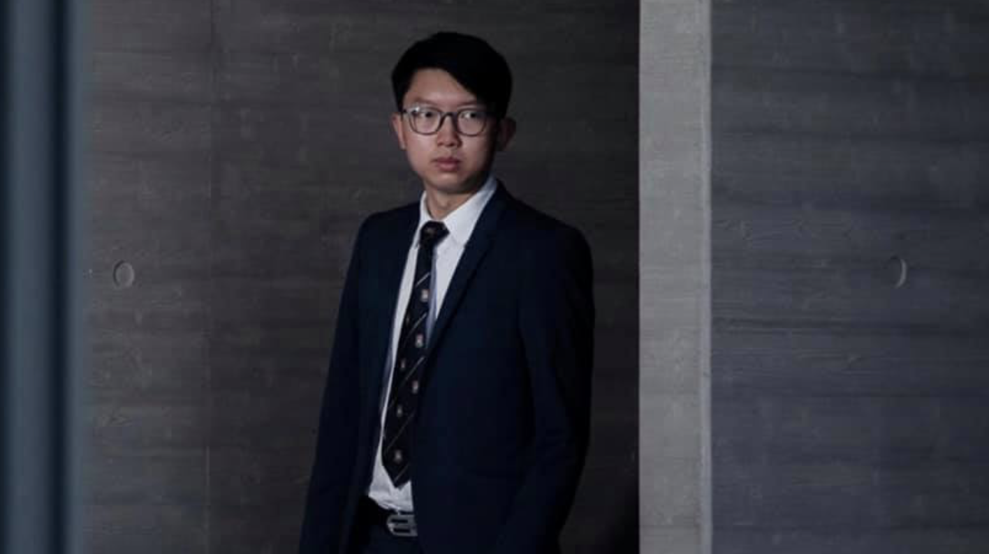 早先宣布離港流亡的「民間外交網絡」發言人張崑陽,在臉書宣布與家人斷絕往來。(翻攝張崑陽臉書)